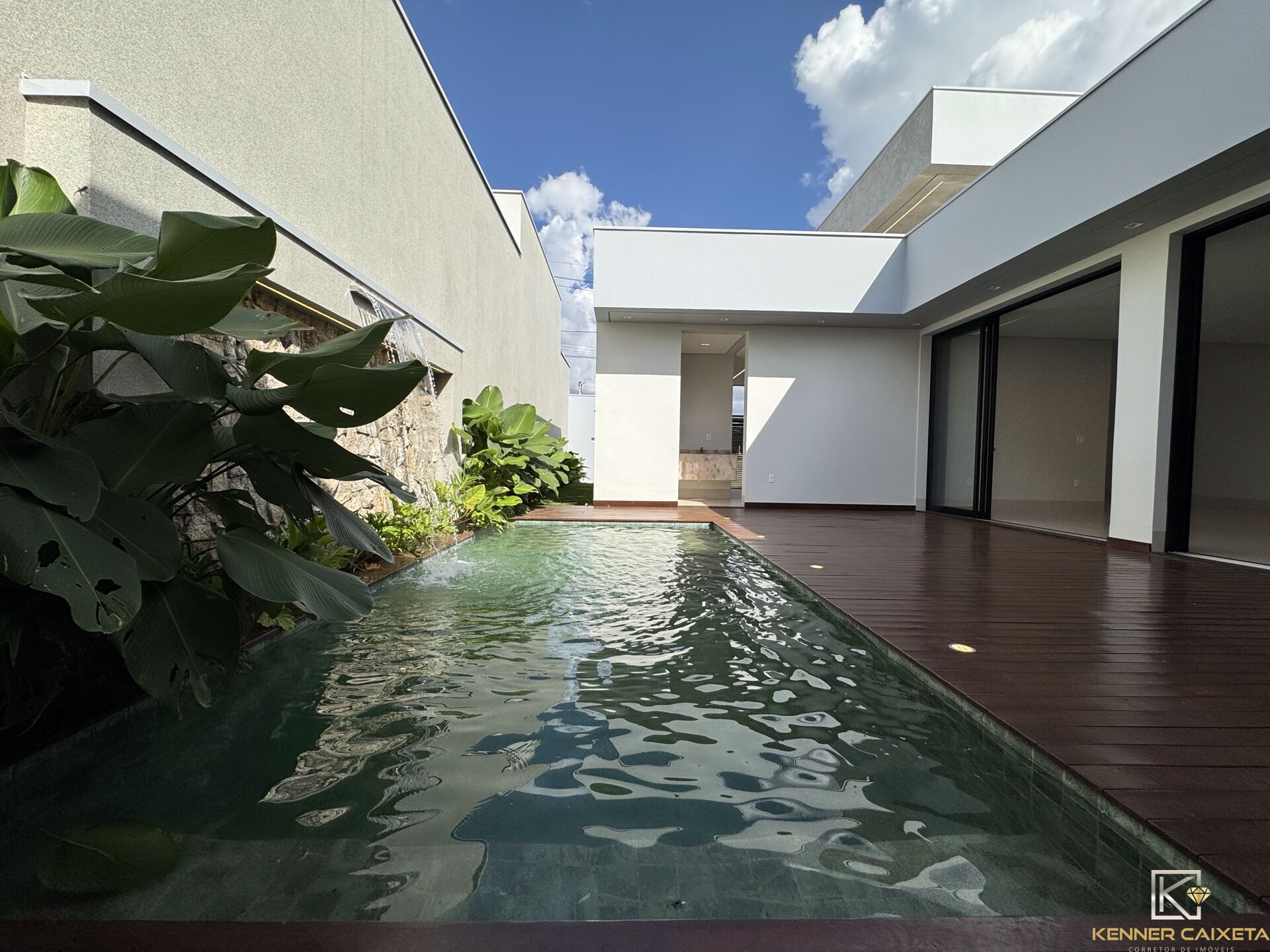 Casa, 3 quartos, 277 m² - Foto 1