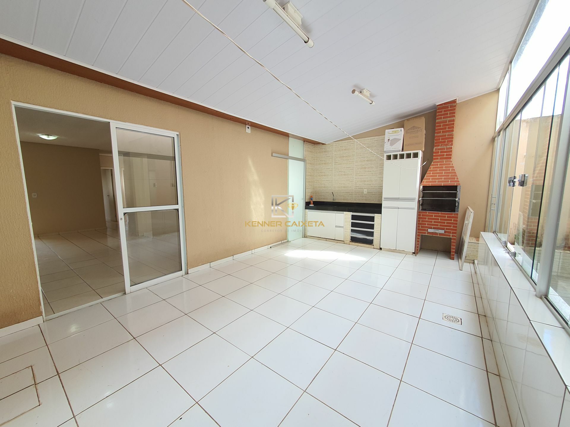 Casa de Condomínio à venda com 3 quartos, 118m² - Foto 1