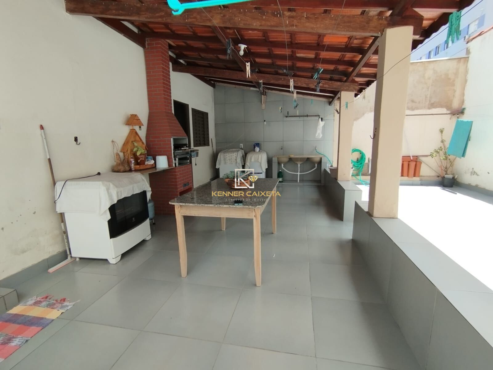 Casa à venda com 3 quartos, 147m² - Foto 3