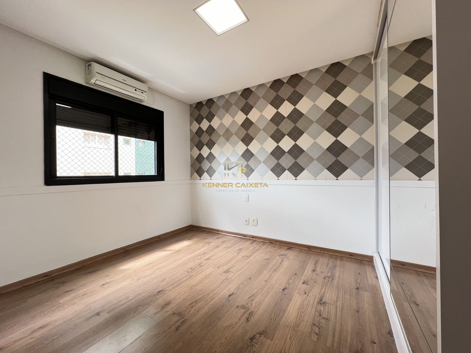 Apartamento à venda com 4 quartos, 200m² - Foto 13