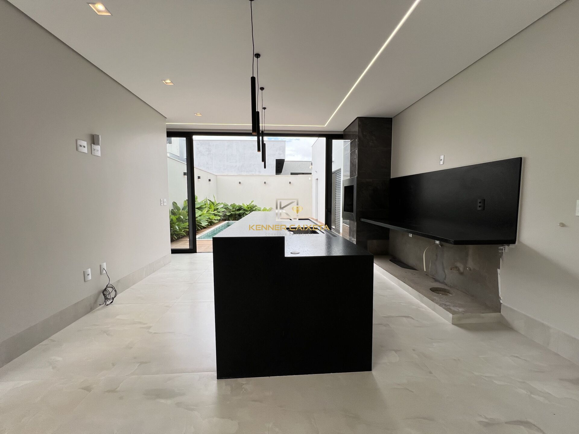 Casa à venda com 3 quartos, 240m² - Foto 8