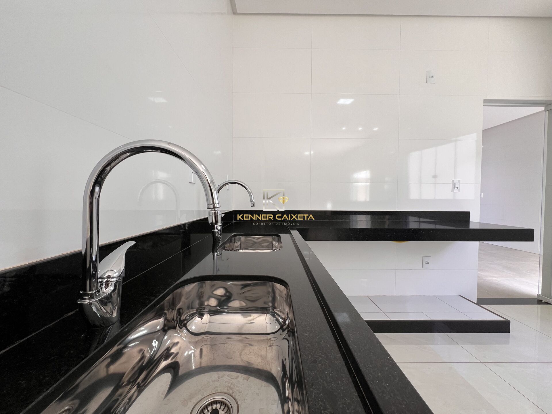 Casa à venda com 3 quartos, 204m² - Foto 8