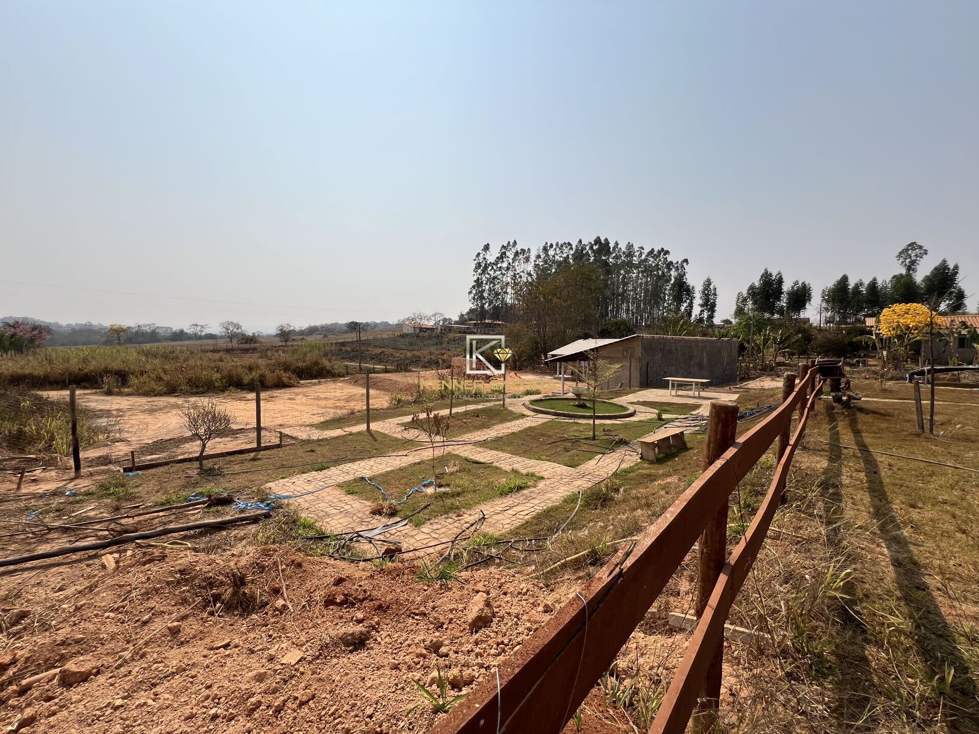 Fazenda à venda com 4 quartos, 2000m² - Foto 2