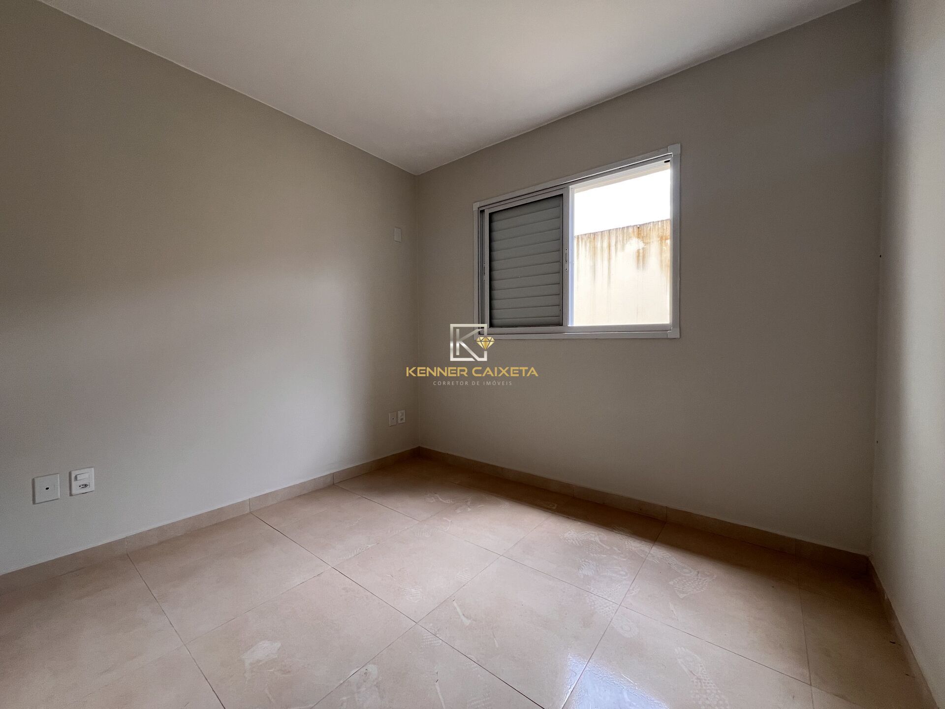 Apartamento à venda com 2 quartos, 69m² - Foto 4