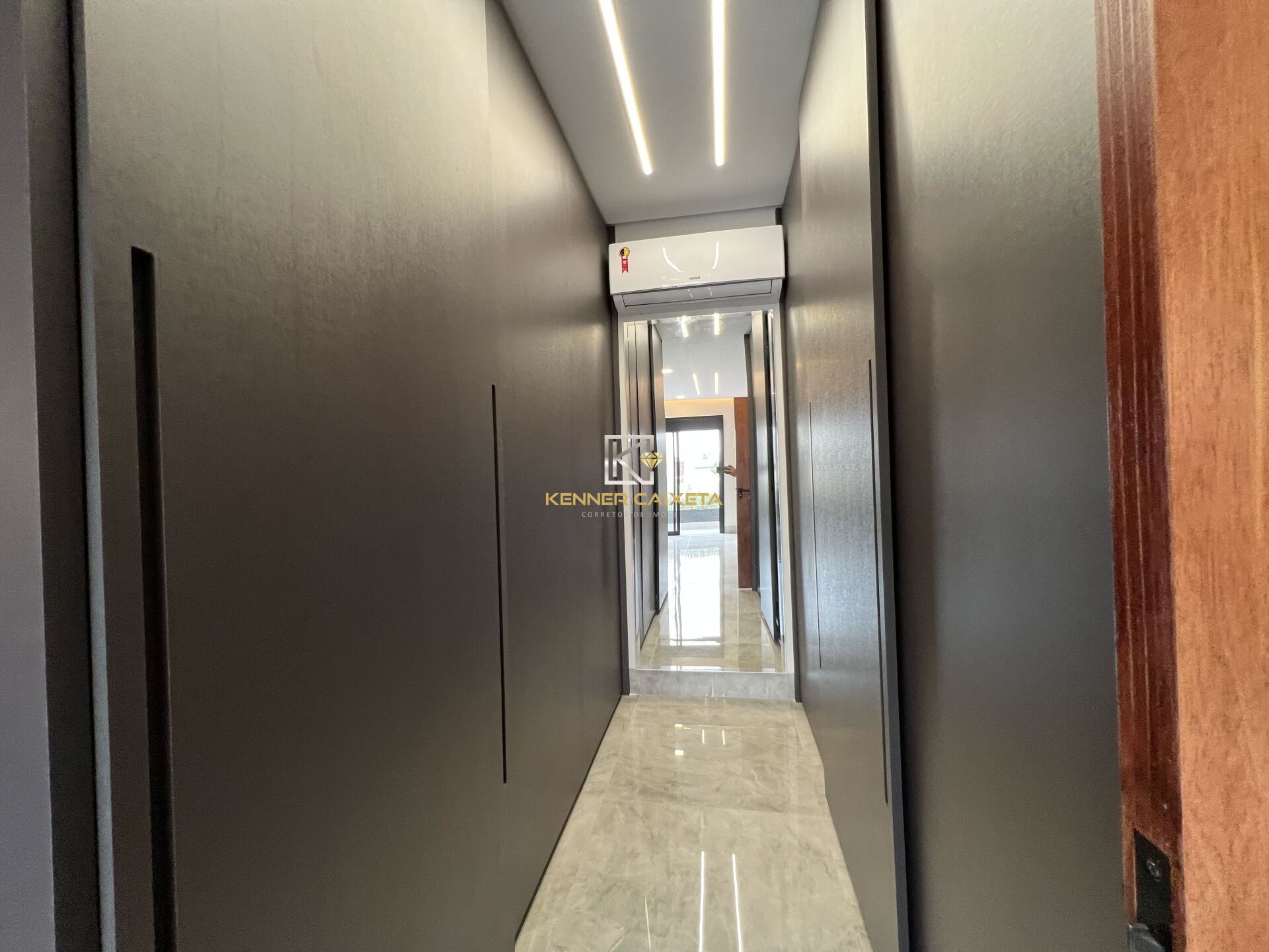 Casa à venda com 4 quartos, 239m² - Foto 17