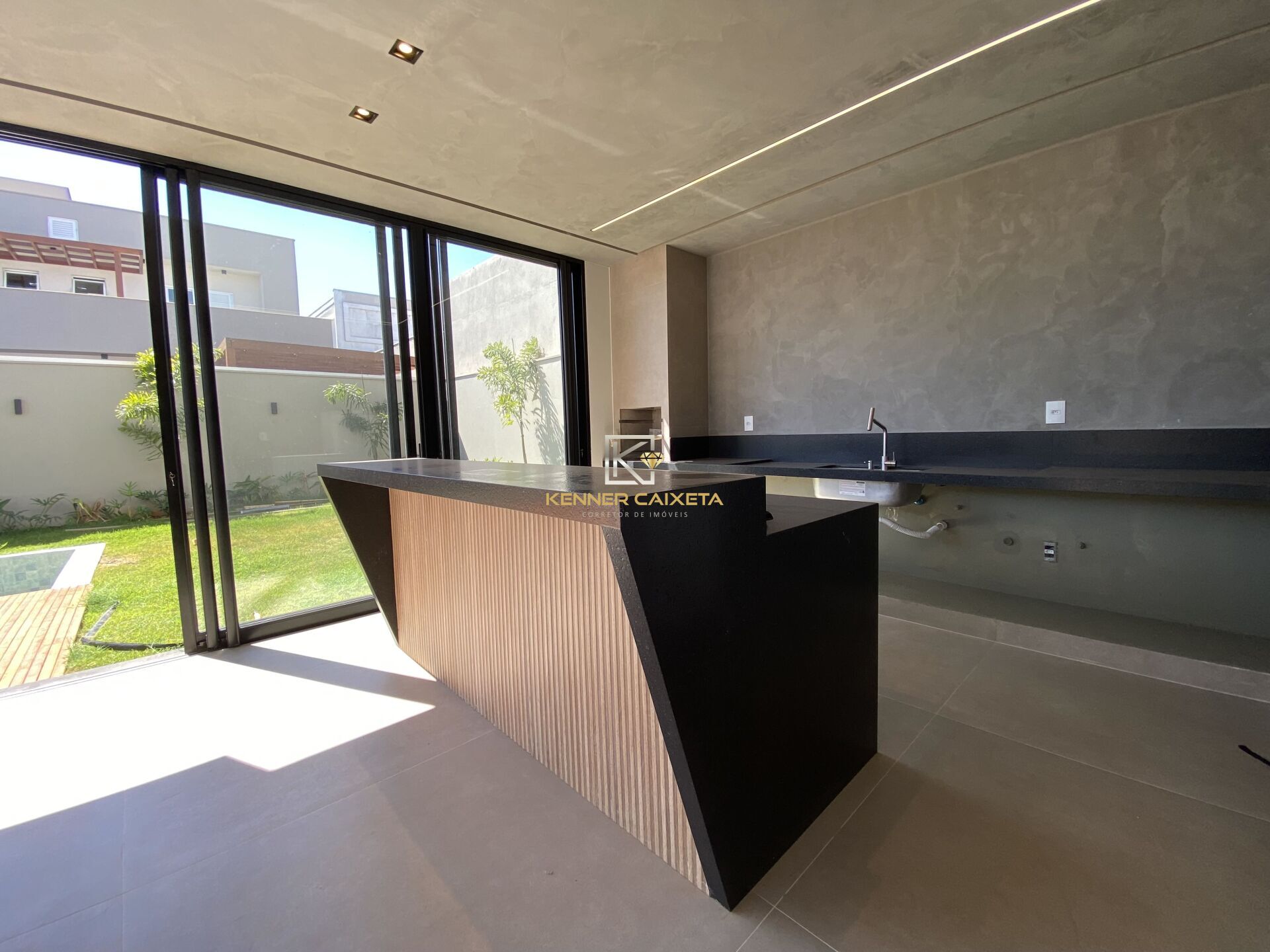 Casa à venda com 3 quartos, 330m² - Foto 11