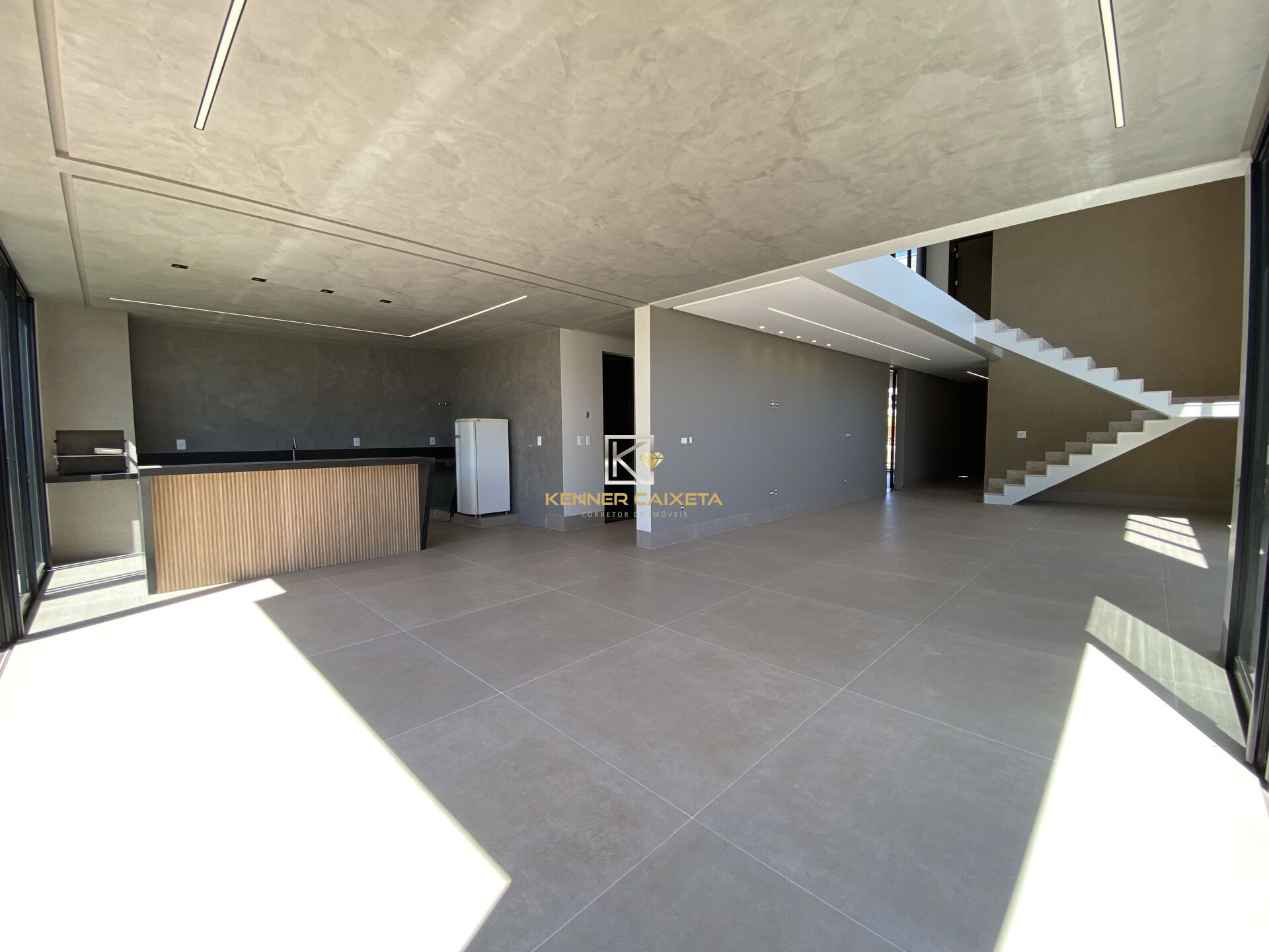 Casa à venda com 3 quartos, 330m² - Foto 9