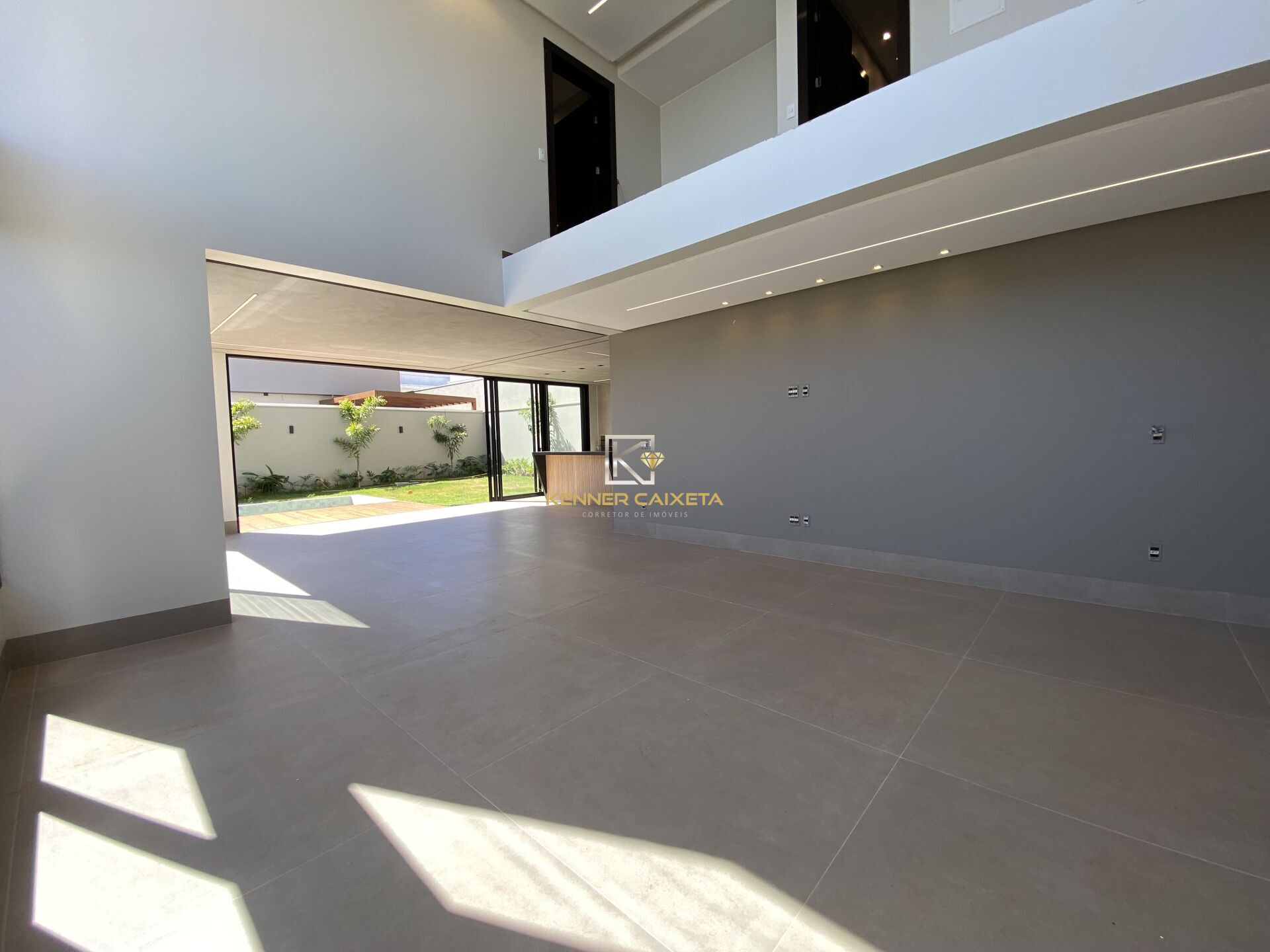 Casa à venda com 3 quartos, 330m² - Foto 16