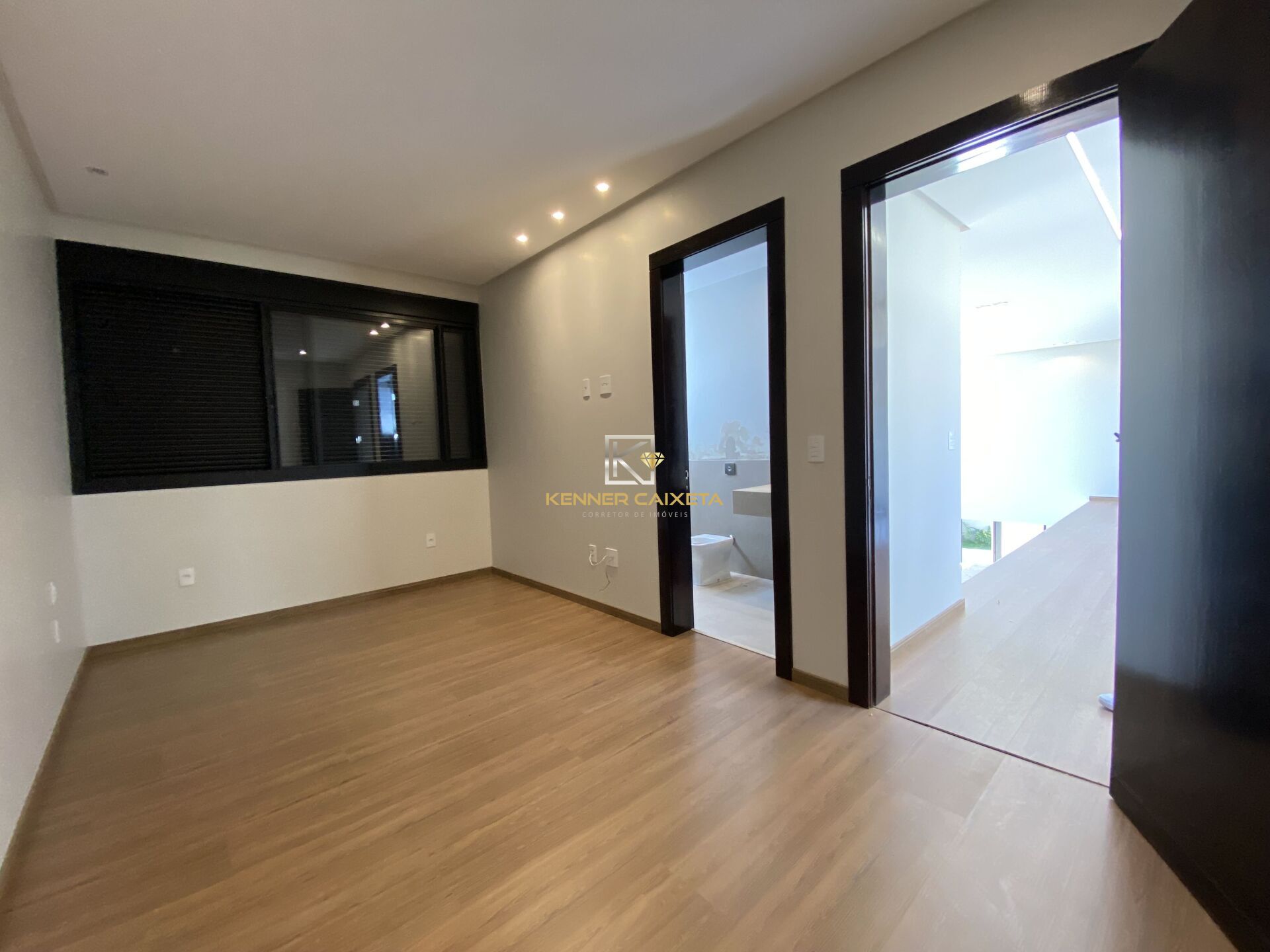 Casa à venda com 3 quartos, 330m² - Foto 18