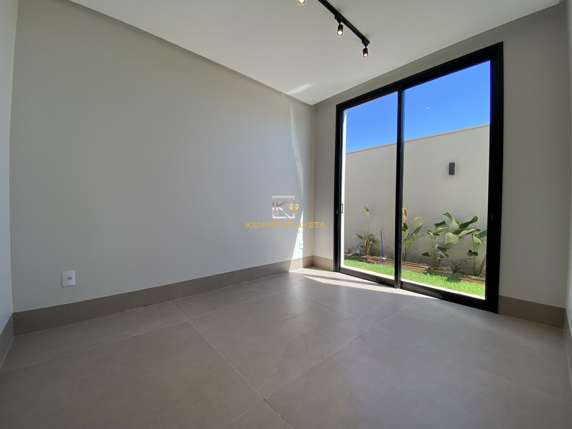 Casa à venda com 3 quartos, 330m² - Foto 5