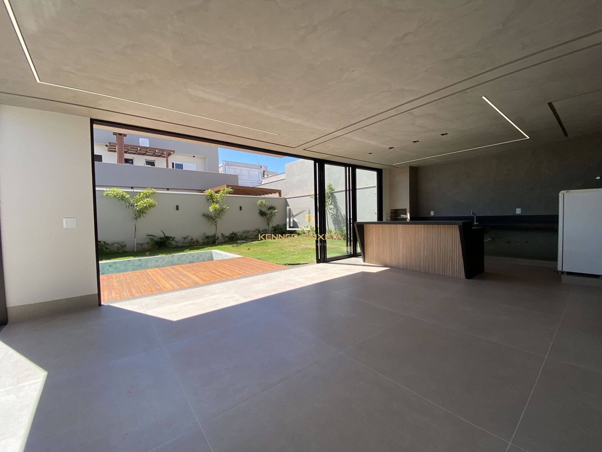 Casa à venda com 3 quartos, 330m² - Foto 10