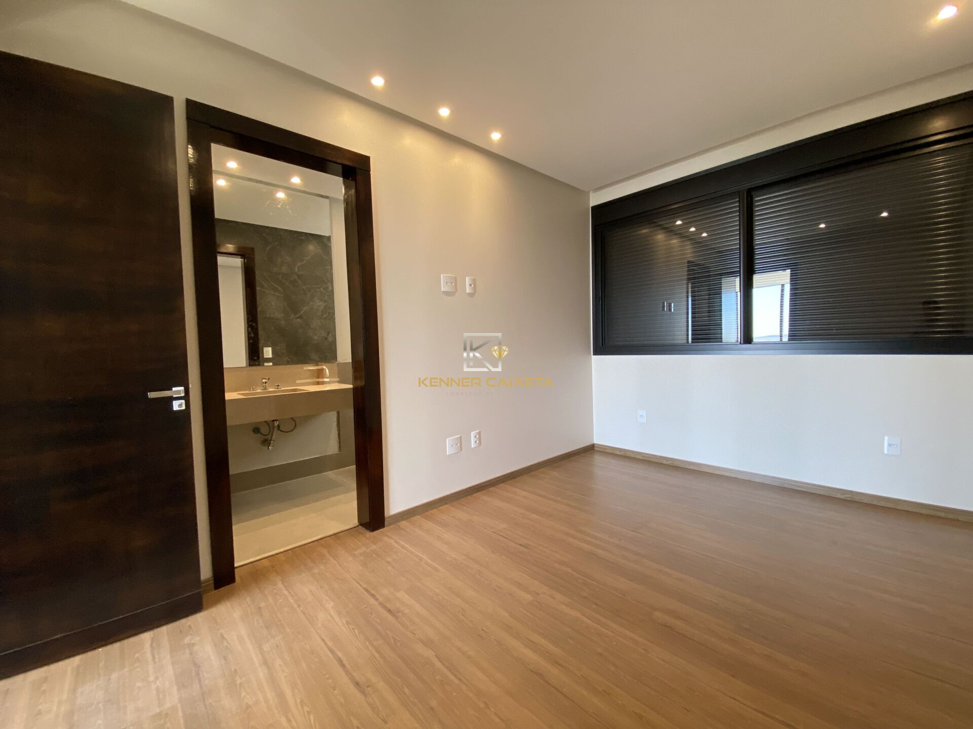 Casa à venda com 3 quartos, 330m² - Foto 20