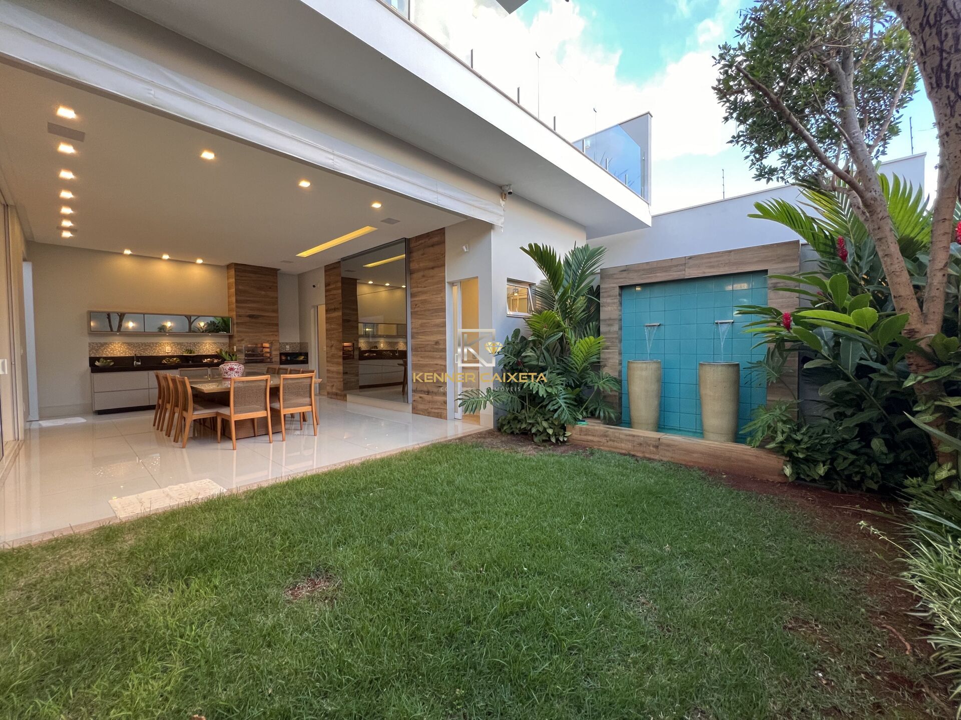 Casa à venda com 4 quartos, 372m² - Foto 22