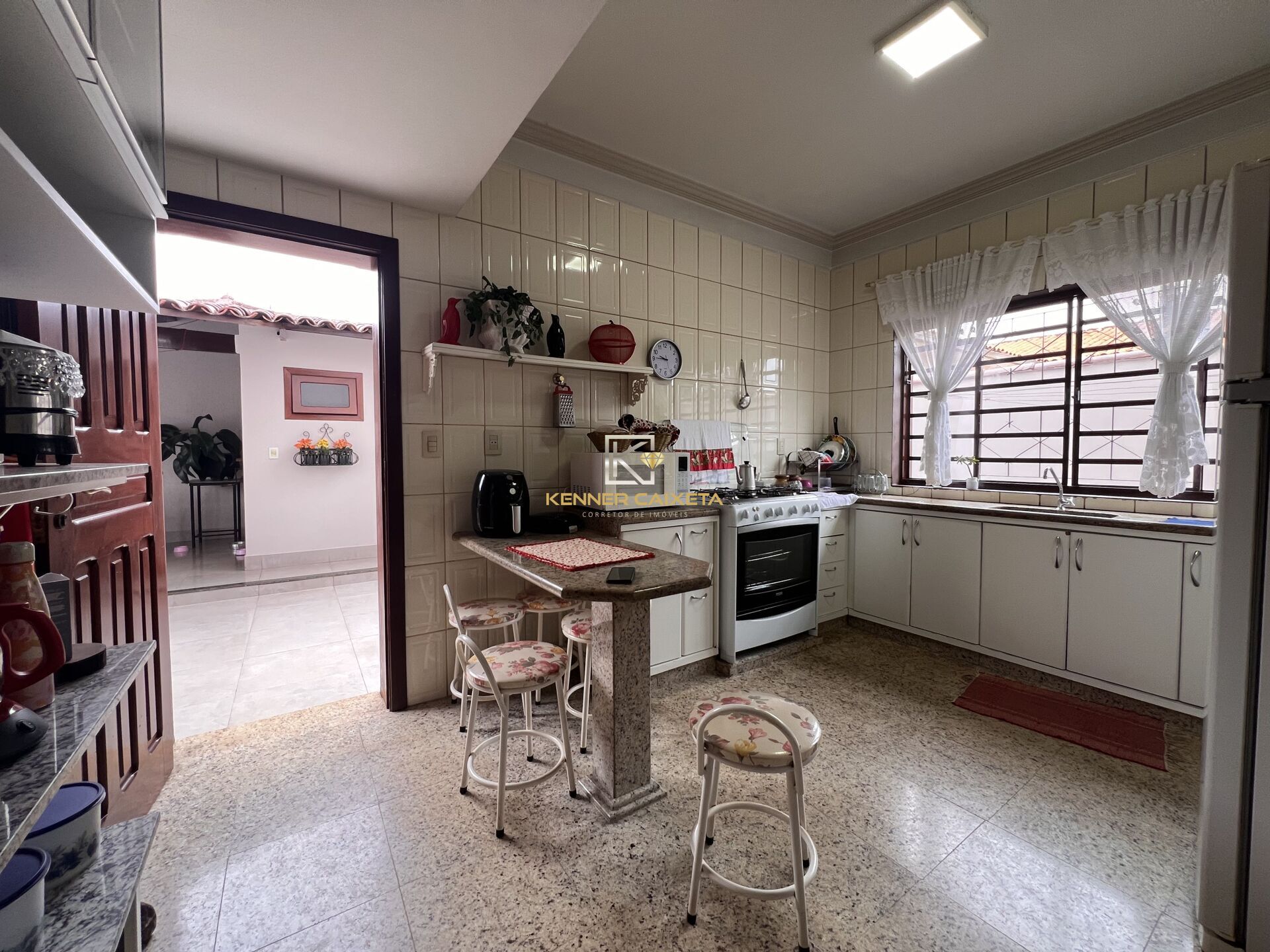 Sobrado à venda com 4 quartos, 380m² - Foto 13
