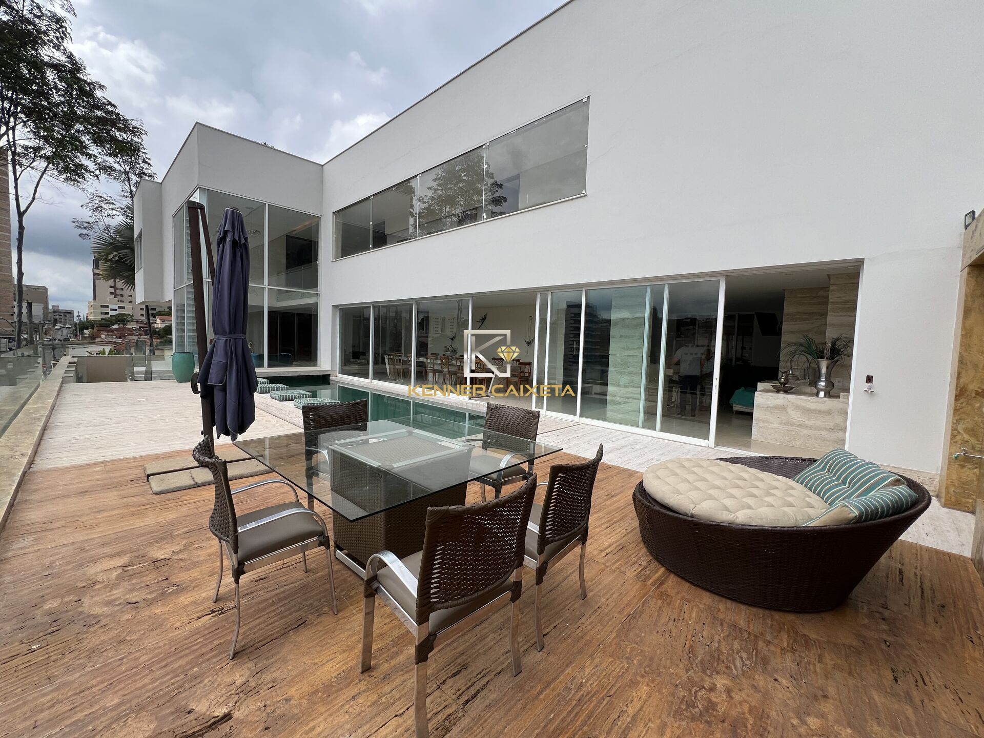 Casa, 5 quartos, 692 m² - Foto 1