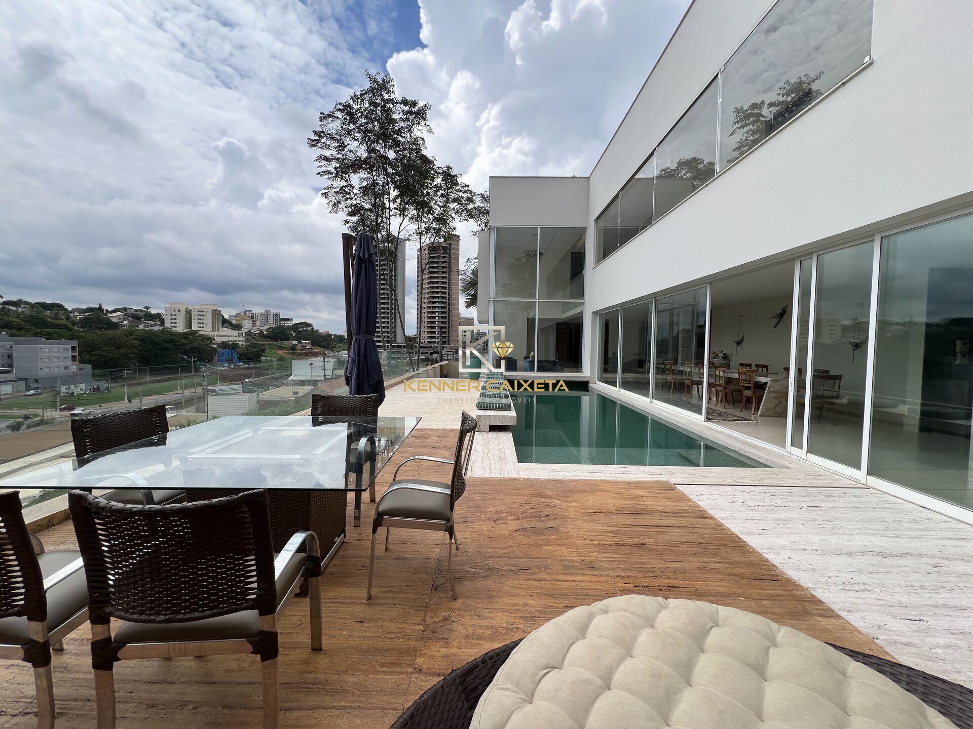 Casa, 5 quartos, 692 m² - Foto 2