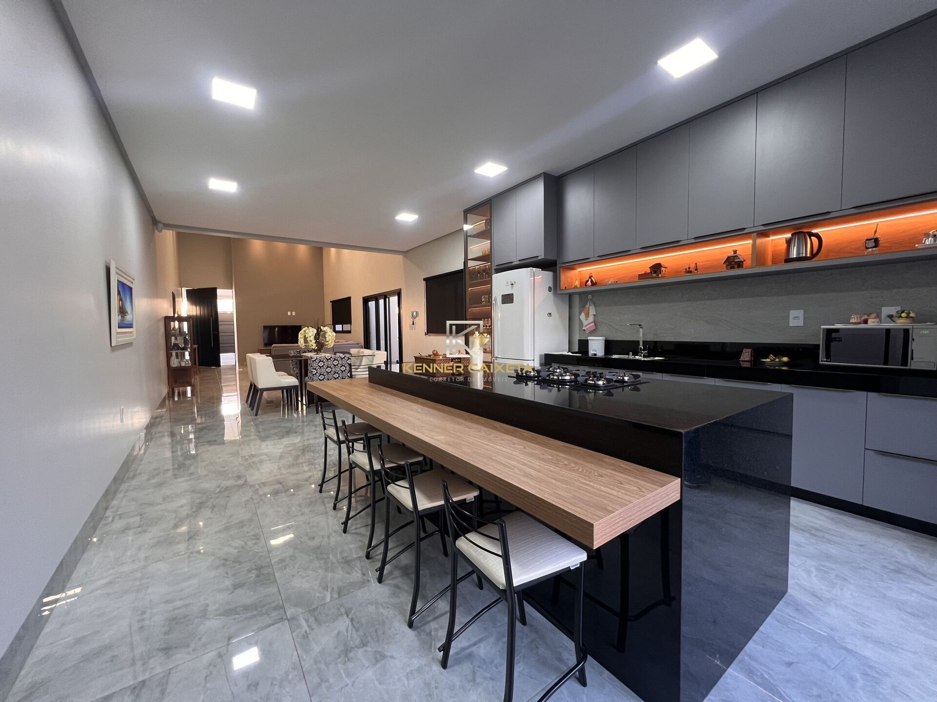 Casa à venda com 3 quartos, 252m² - Foto 11