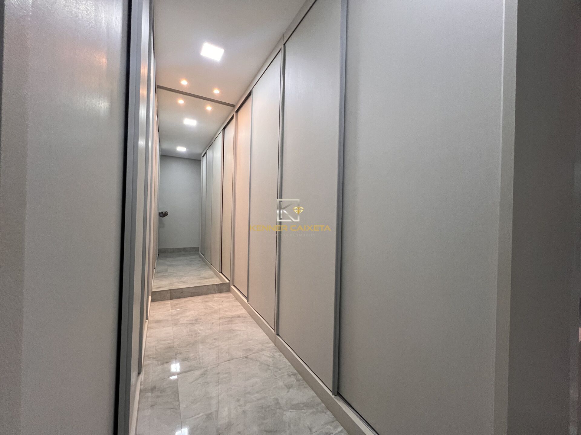 Casa à venda com 3 quartos, 252m² - Foto 14