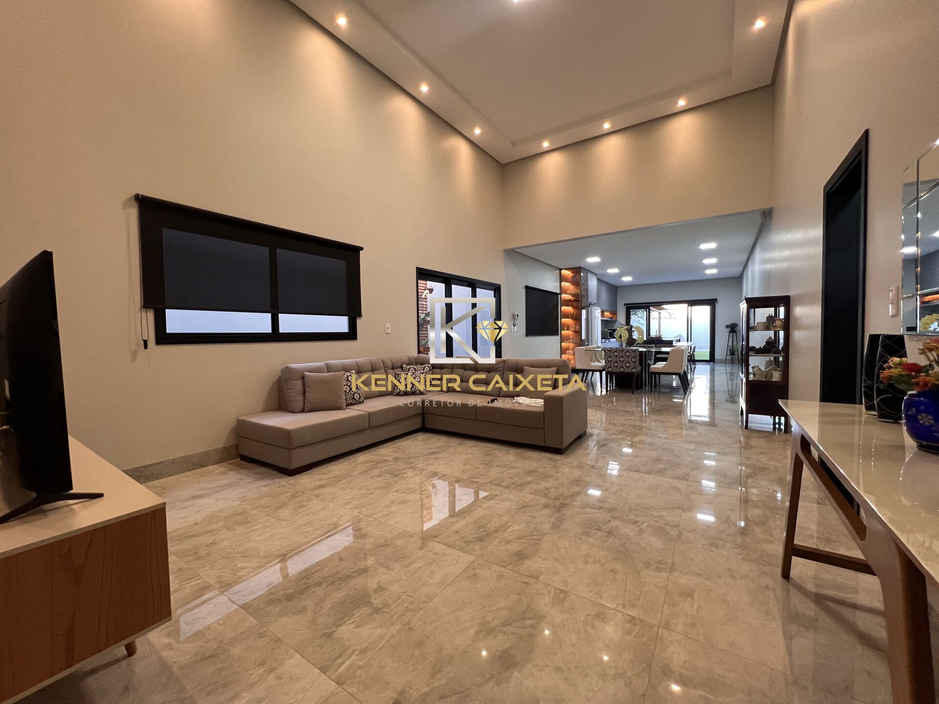 Casa, 3 quartos, 252 m² - Foto 2