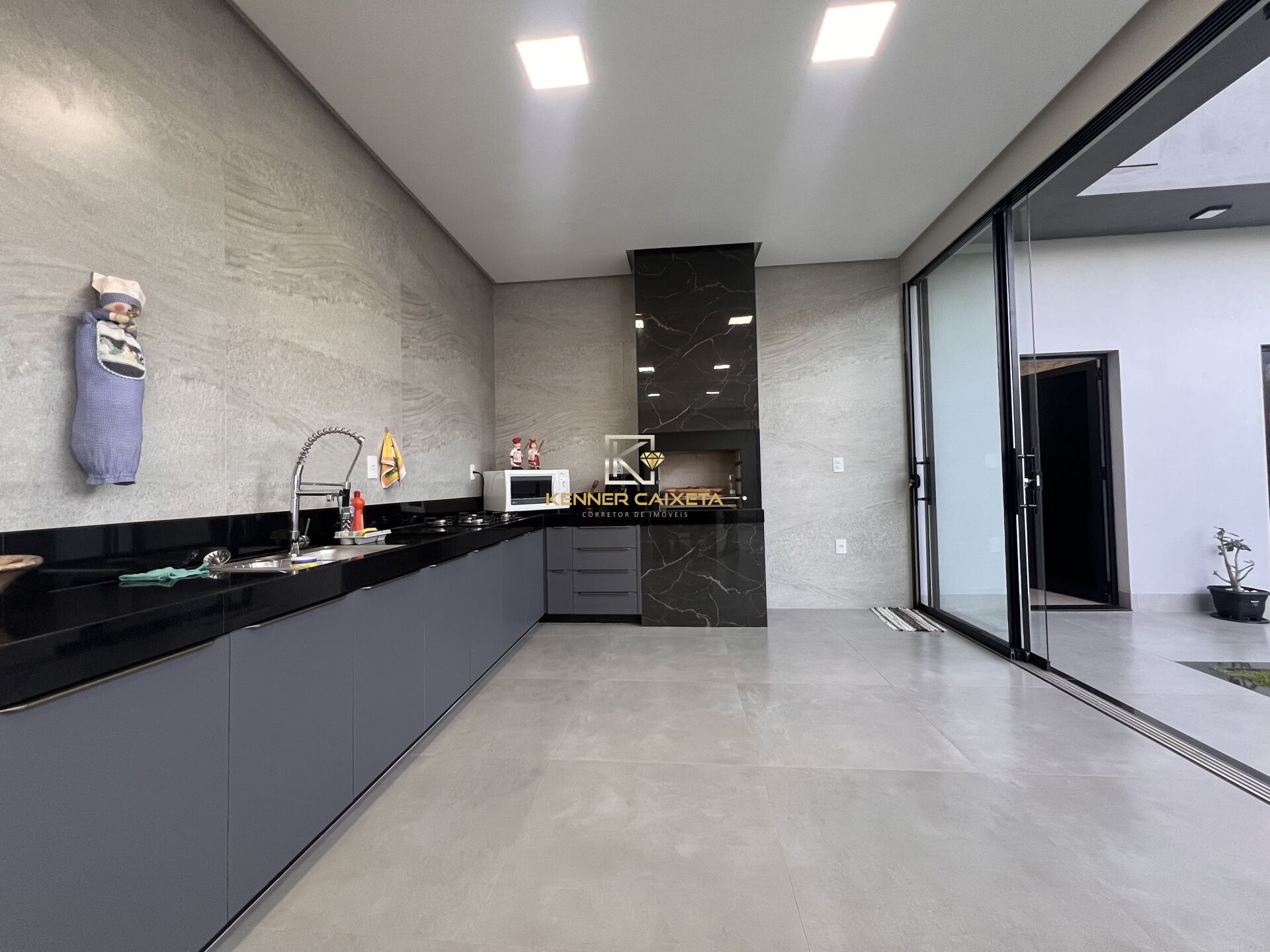 Casa à venda com 3 quartos, 252m² - Foto 30