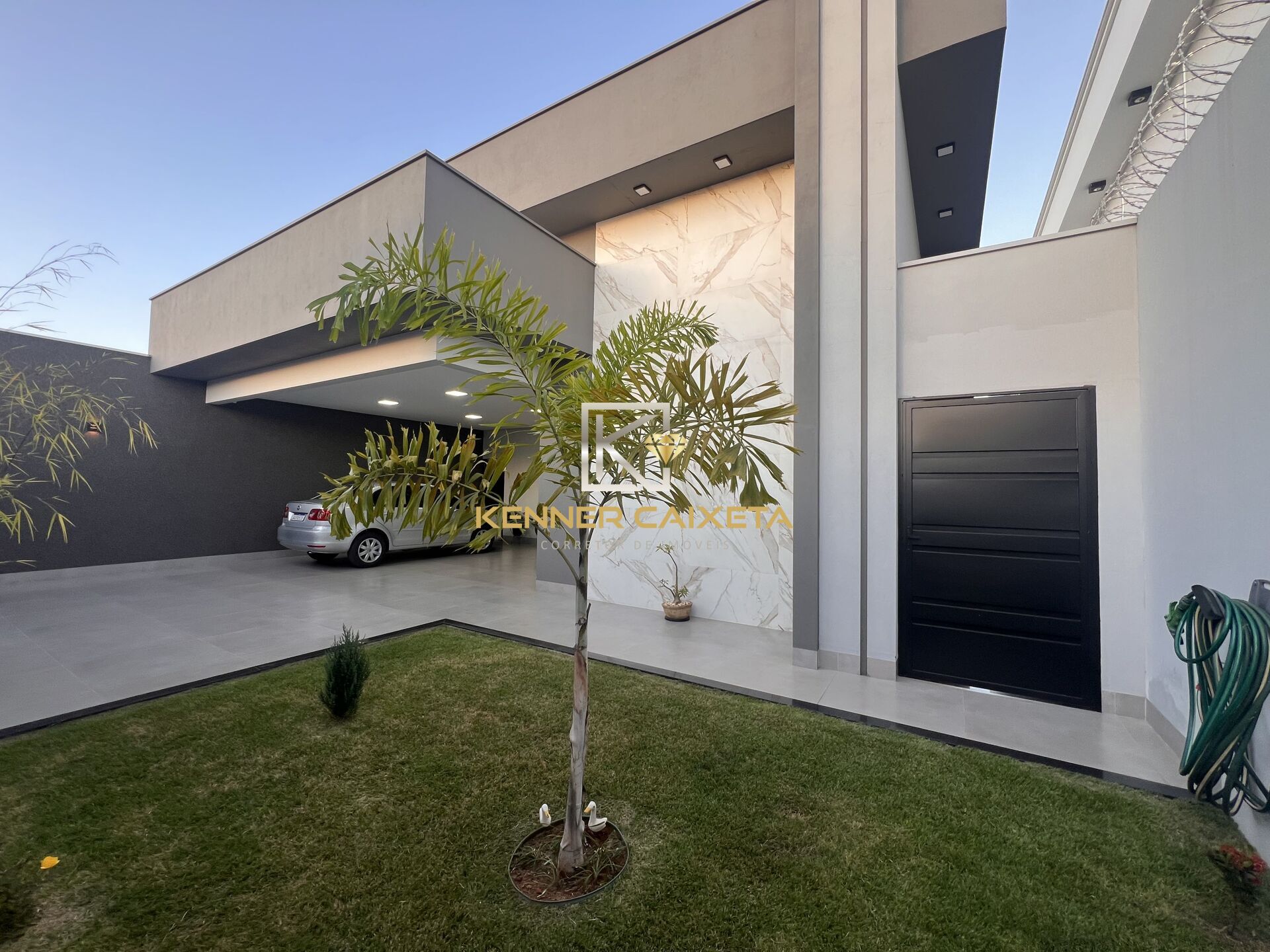 Casa, 3 quartos, 252 m² - Foto 1