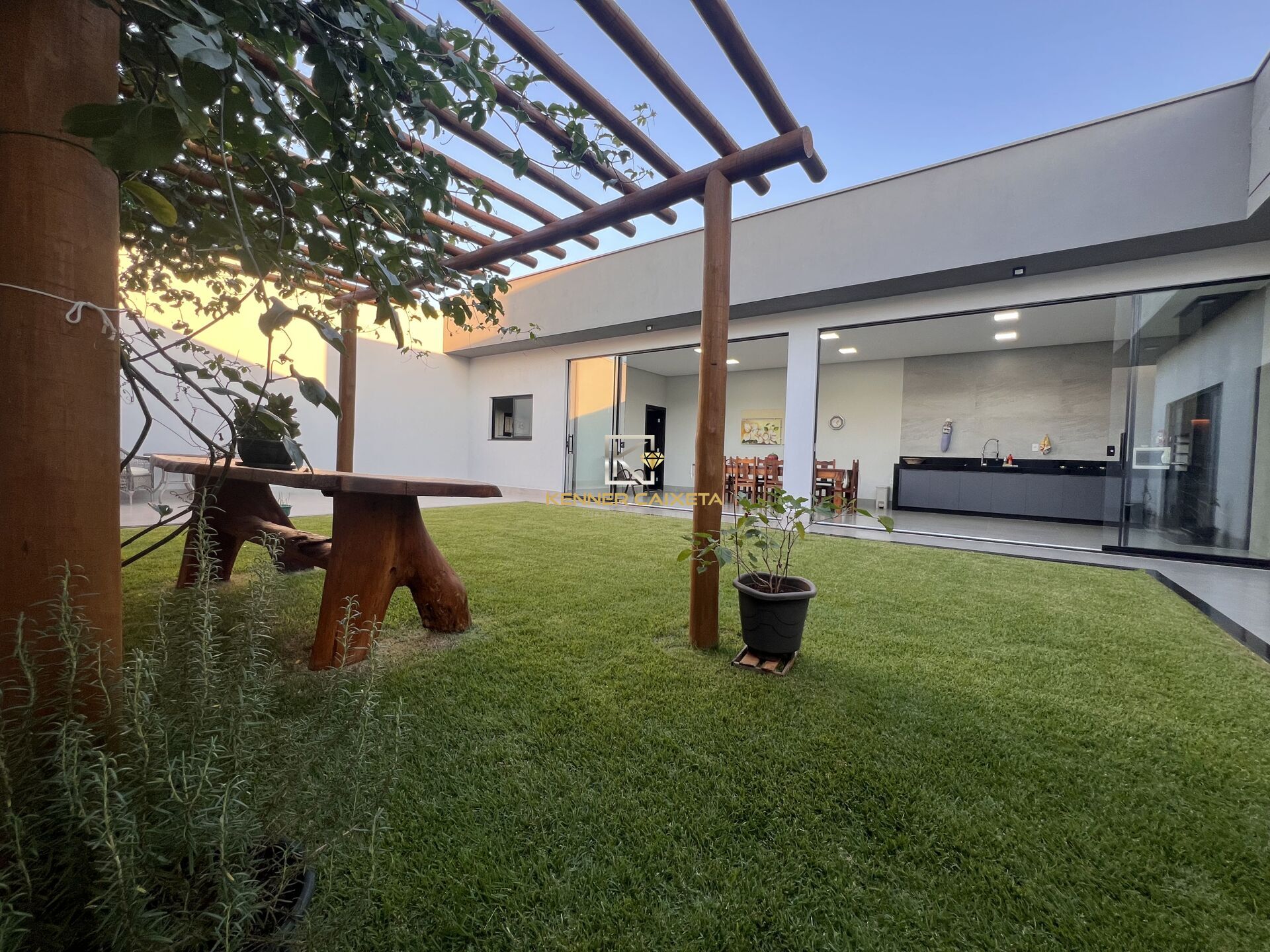 Casa à venda com 3 quartos, 252m² - Foto 22