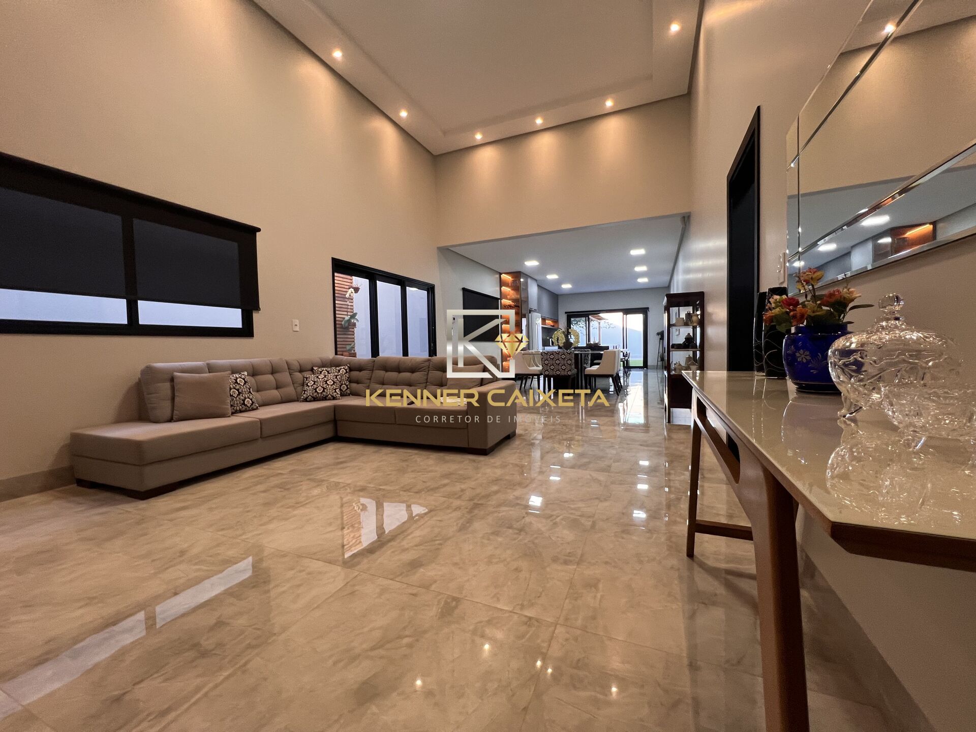 Casa, 3 quartos, 252 m² - Foto 3