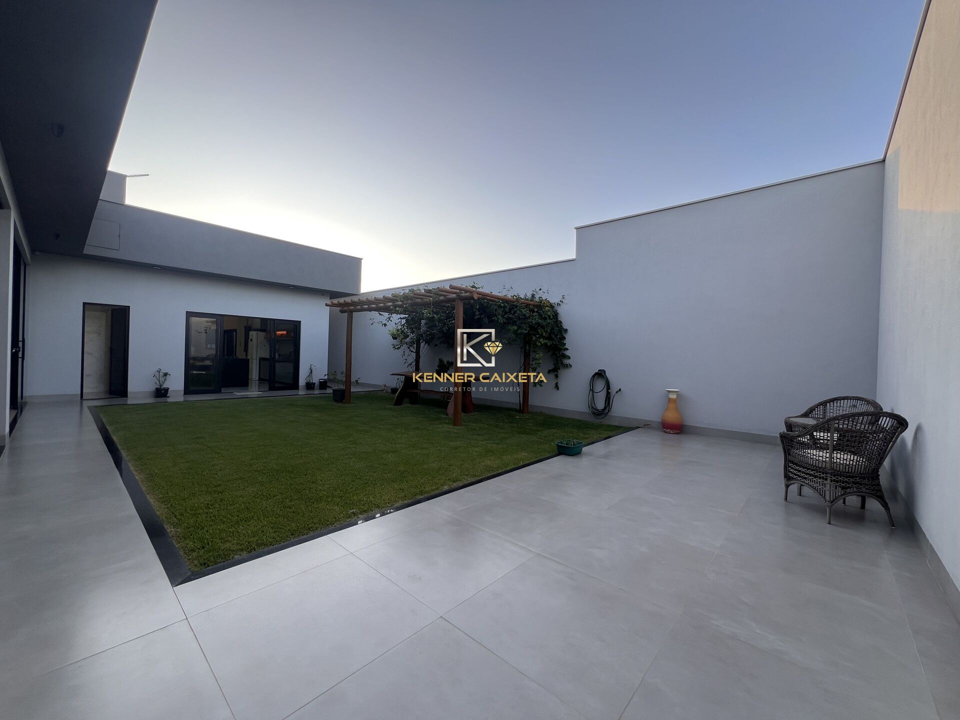 Casa à venda com 3 quartos, 252m² - Foto 27