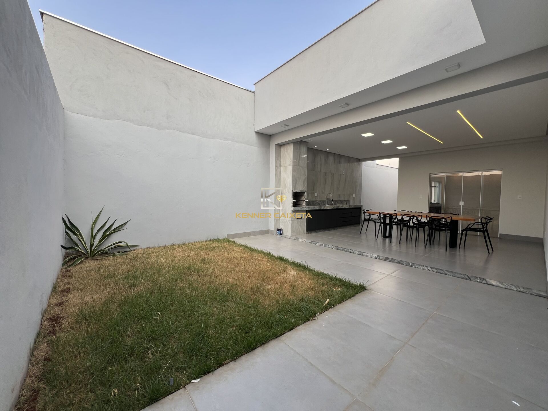 Casa à venda com 3 quartos, 197m² - Foto 14