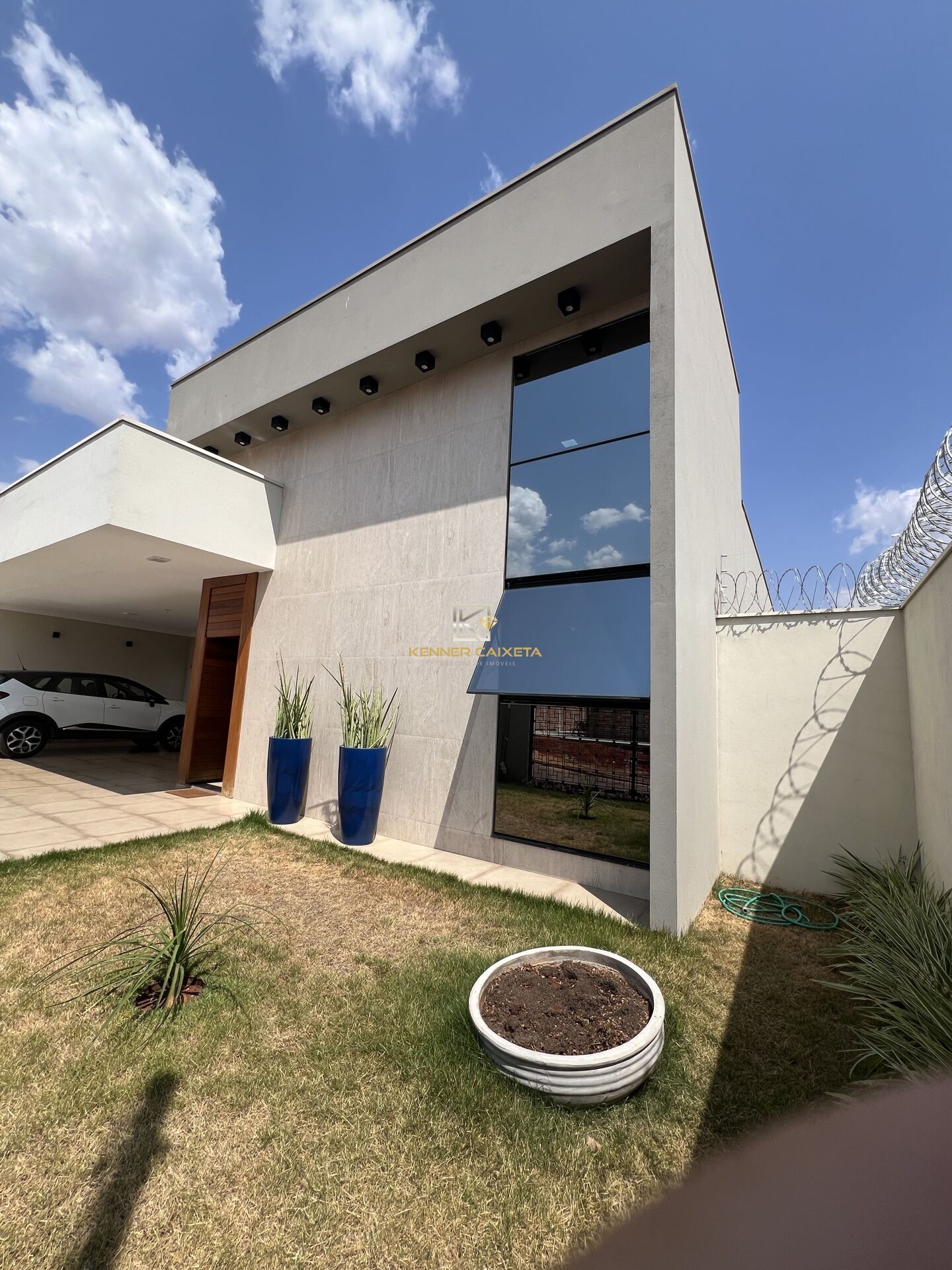 Casa à venda com 3 quartos, 190m² - Foto 2