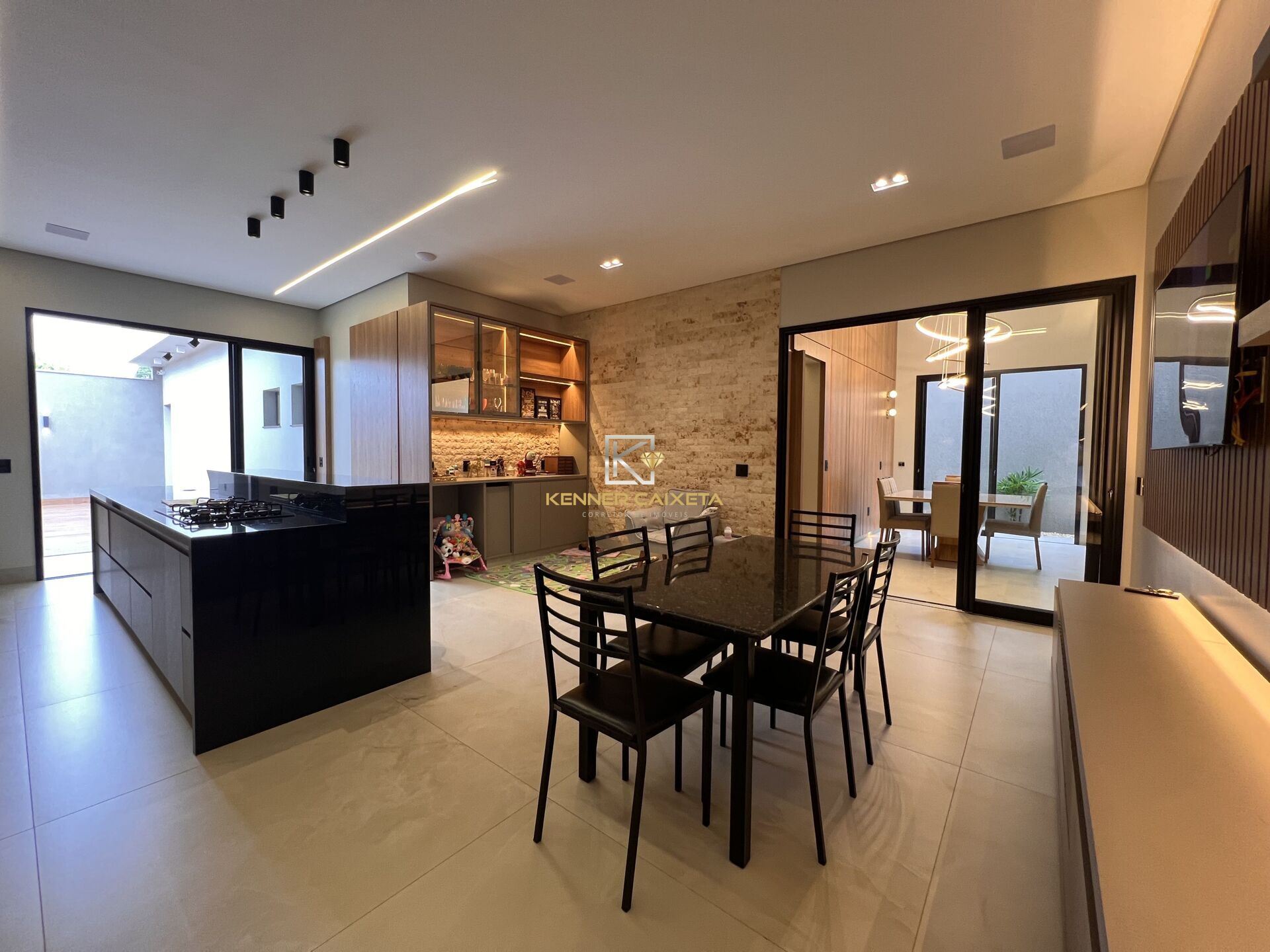 Casa à venda com 3 quartos, 239m² - Foto 10
