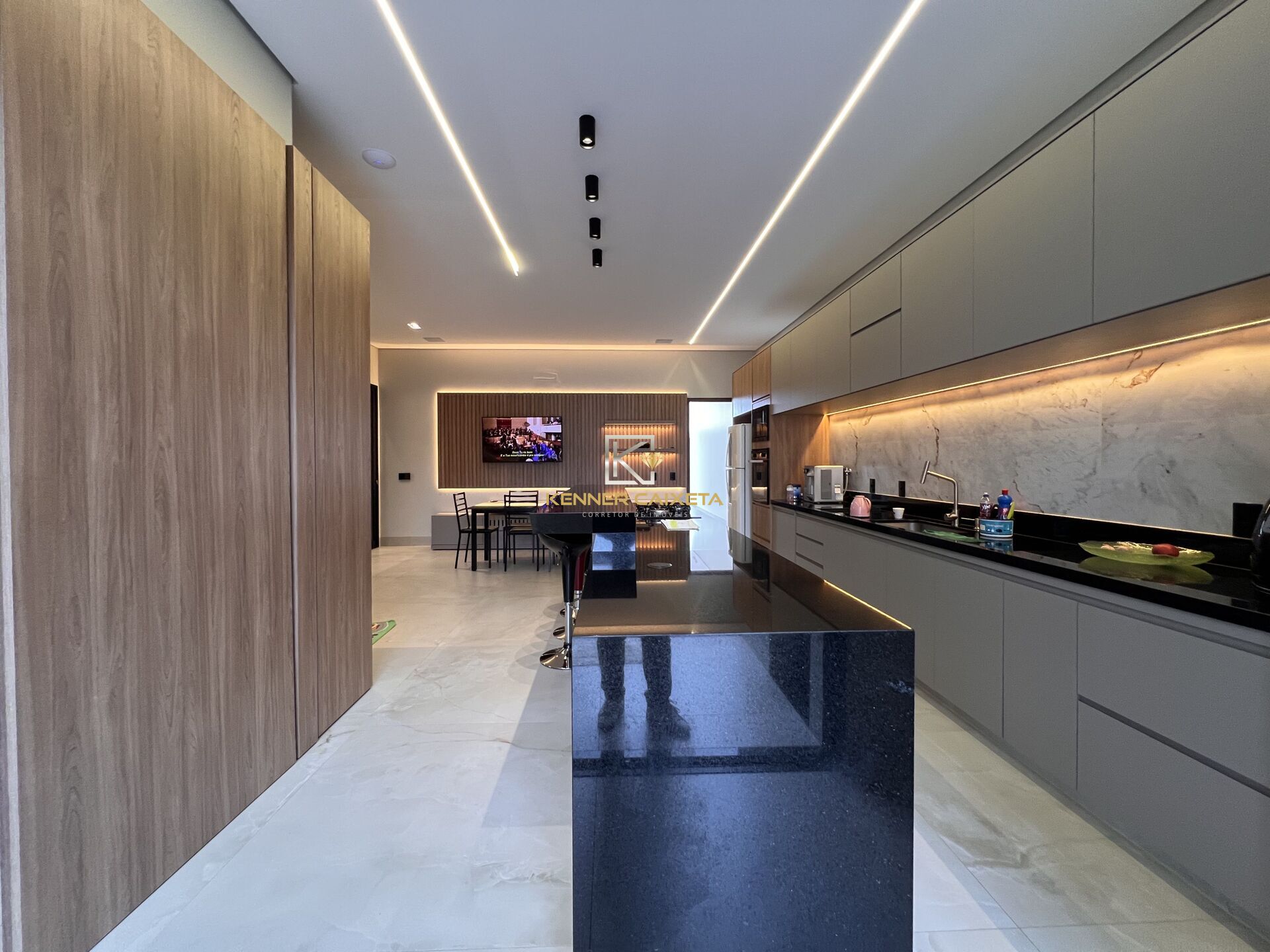 Casa à venda com 3 quartos, 239m² - Foto 5