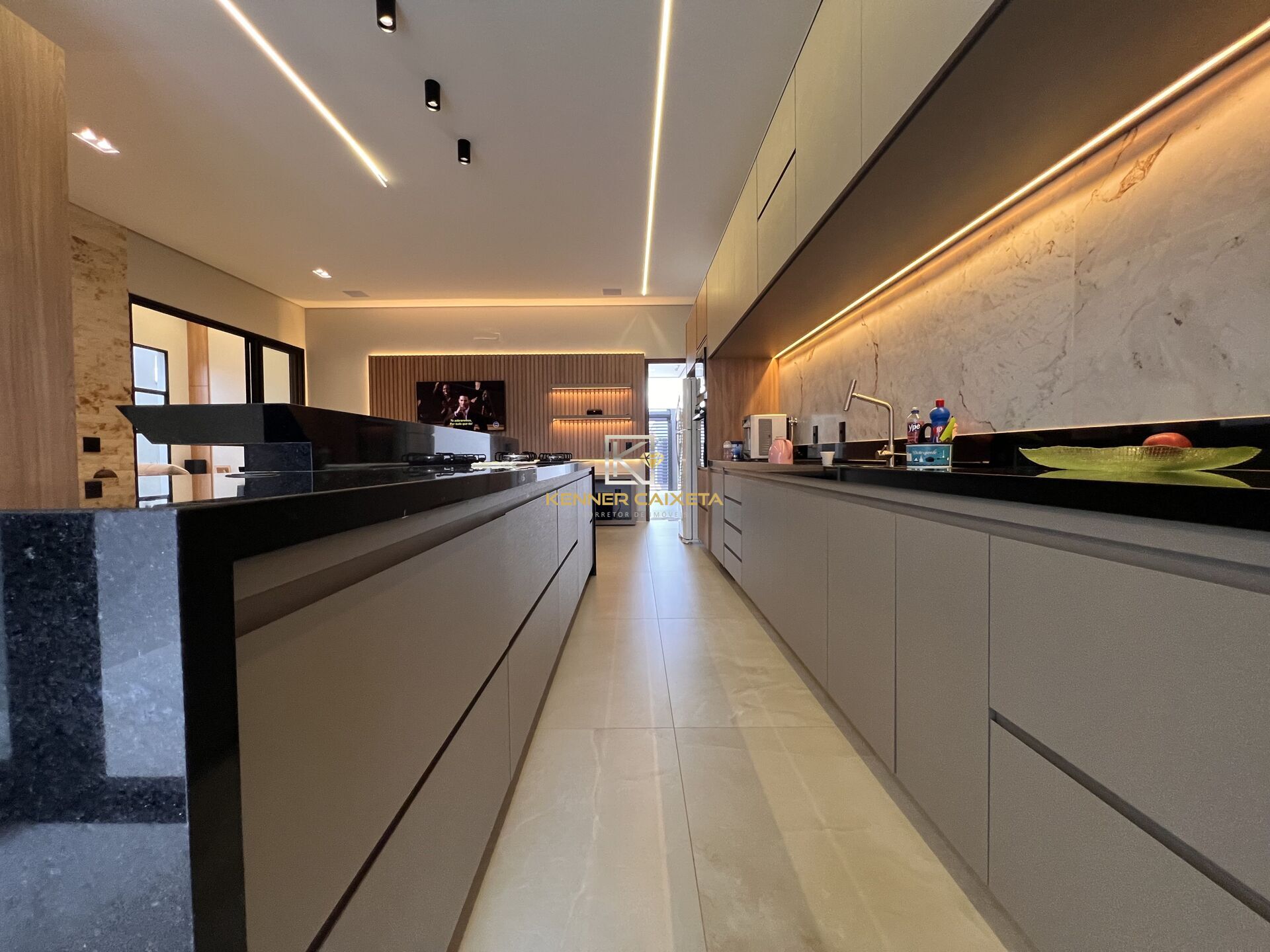Casa à venda com 3 quartos, 239m² - Foto 7