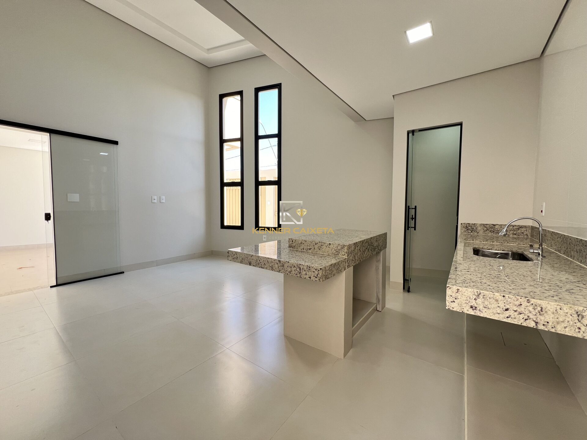 Casa à venda com 3 quartos, 109m² - Foto 5