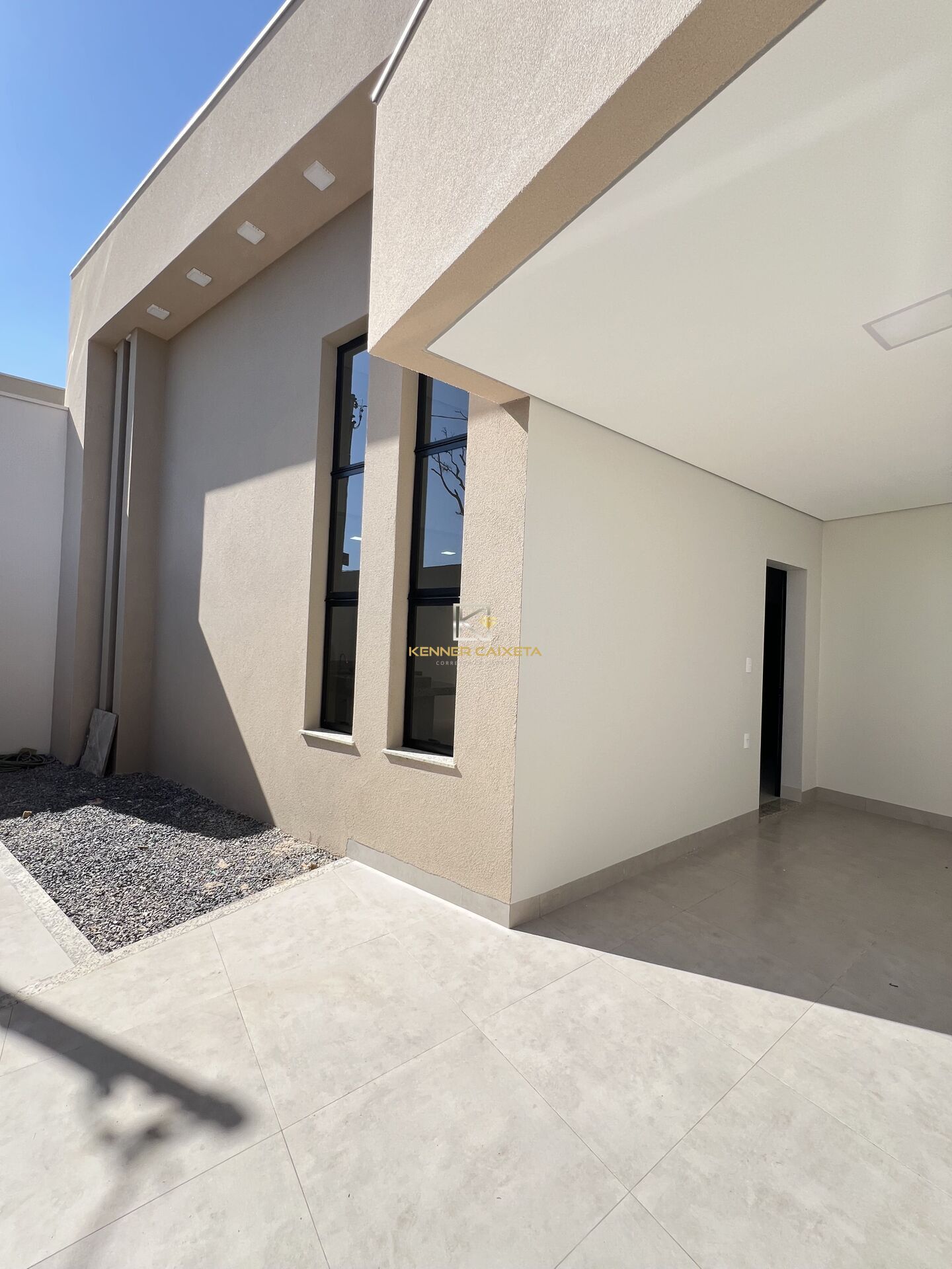 Casa à venda com 3 quartos, 109m² - Foto 2