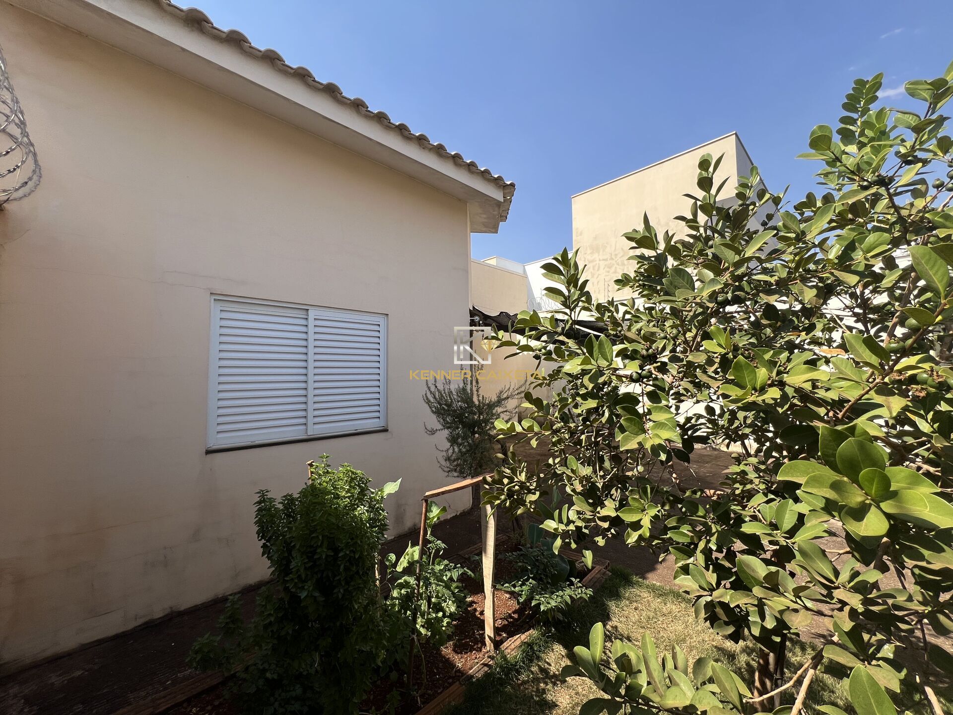 Casa à venda com 2 quartos, 69m² - Foto 3