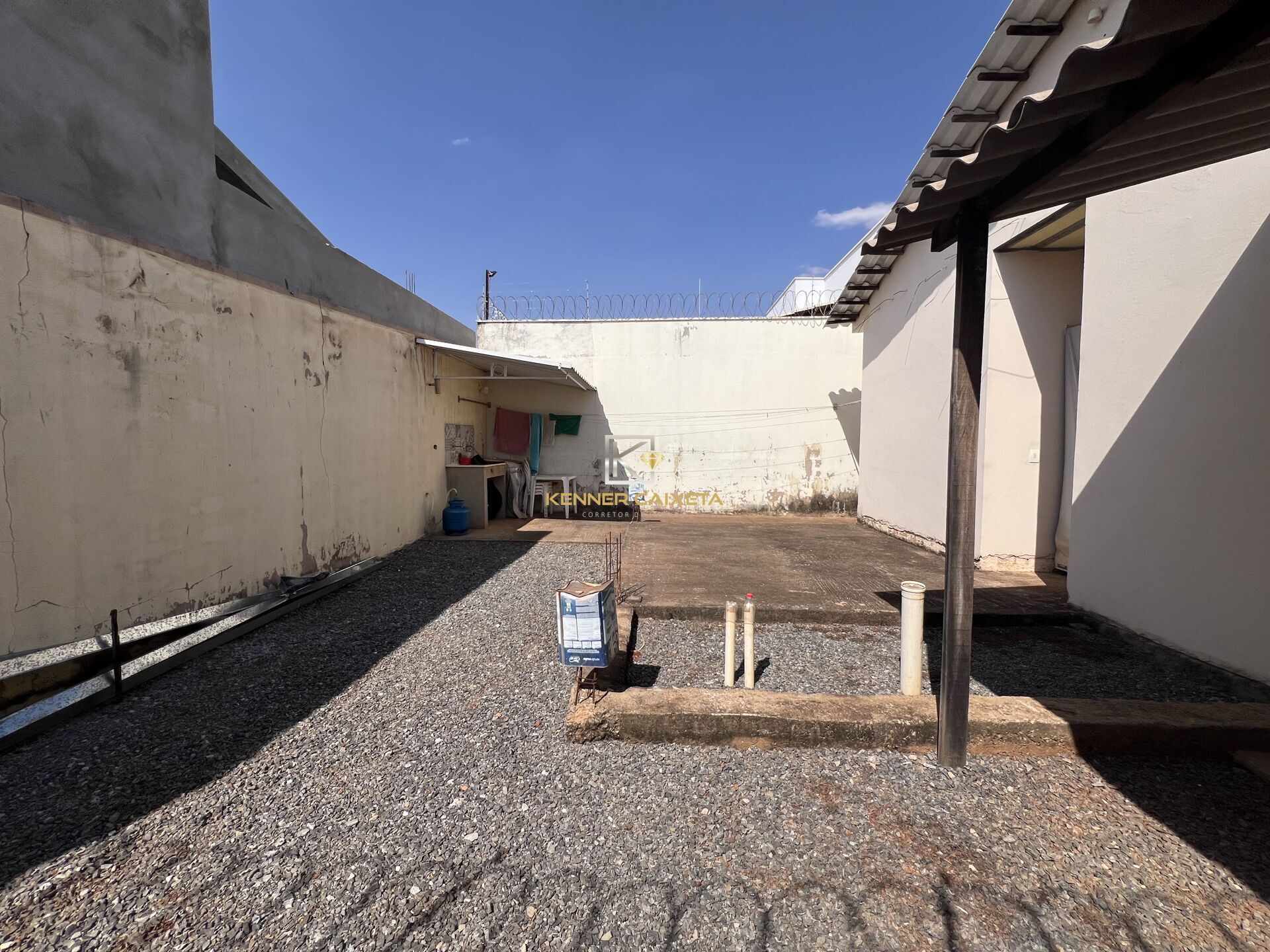 Casa à venda com 2 quartos, 69m² - Foto 13