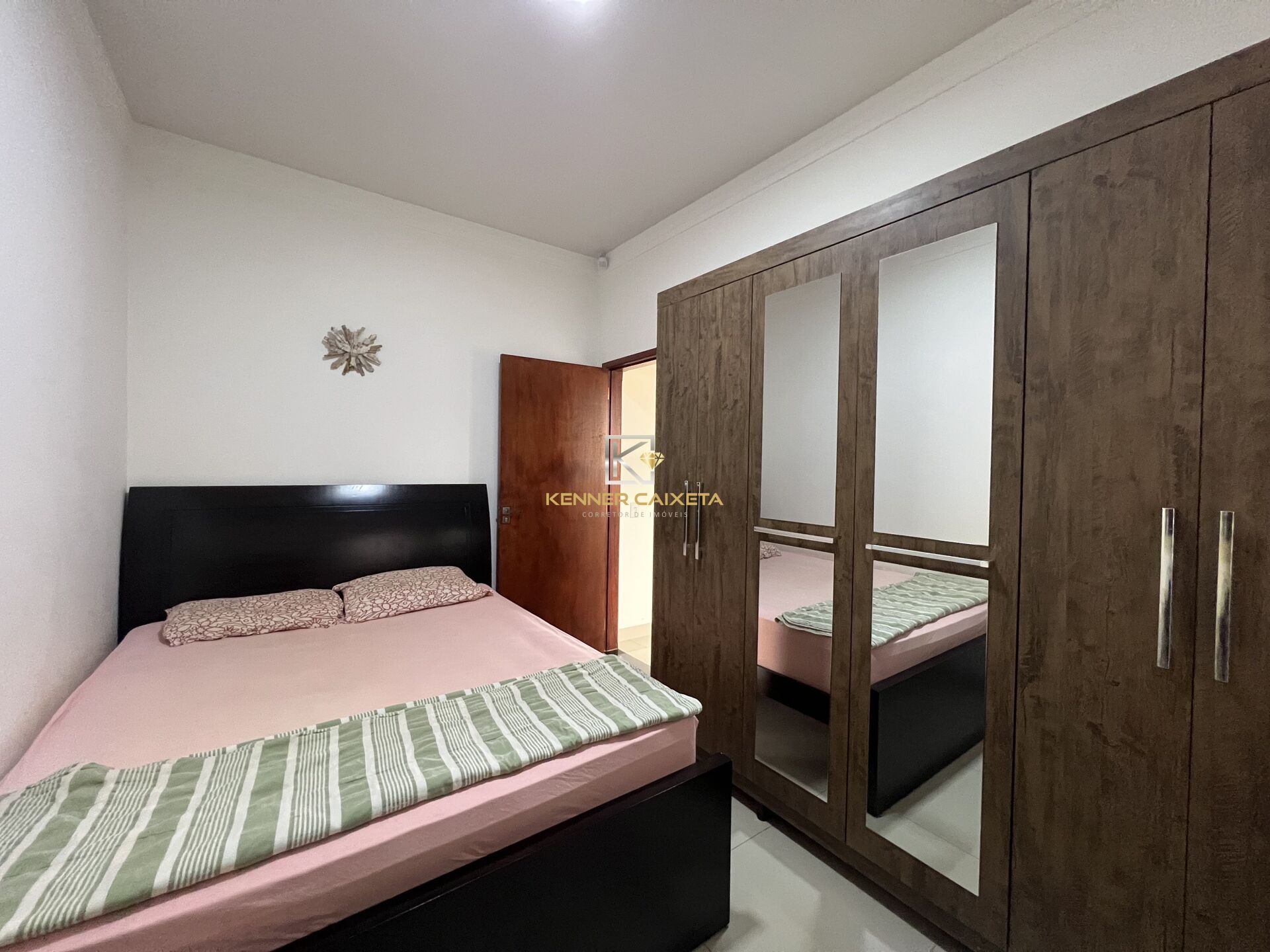 Casa à venda com 2 quartos, 69m² - Foto 9