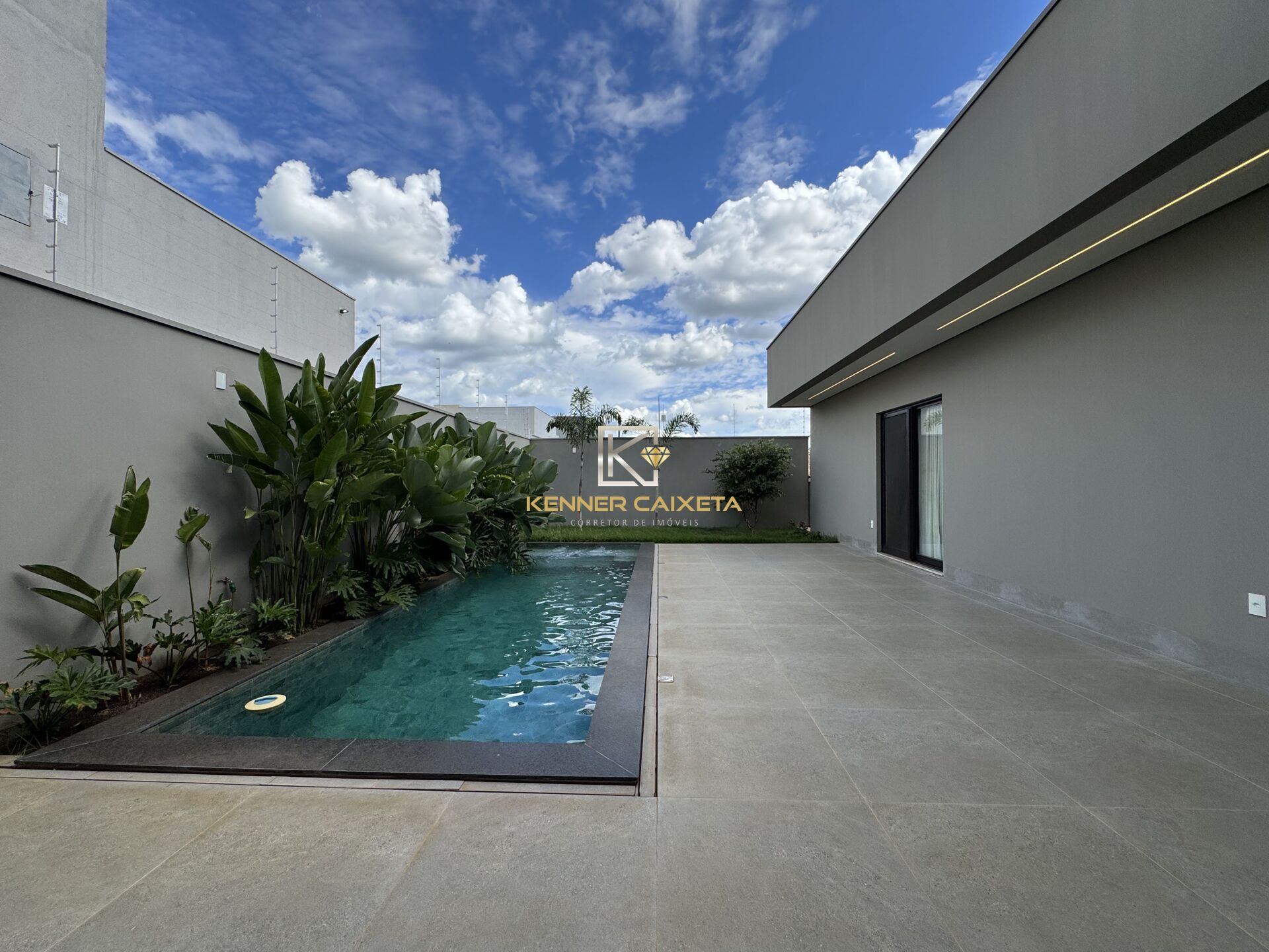 Casa, 4 quartos, 384 m² - Foto 2