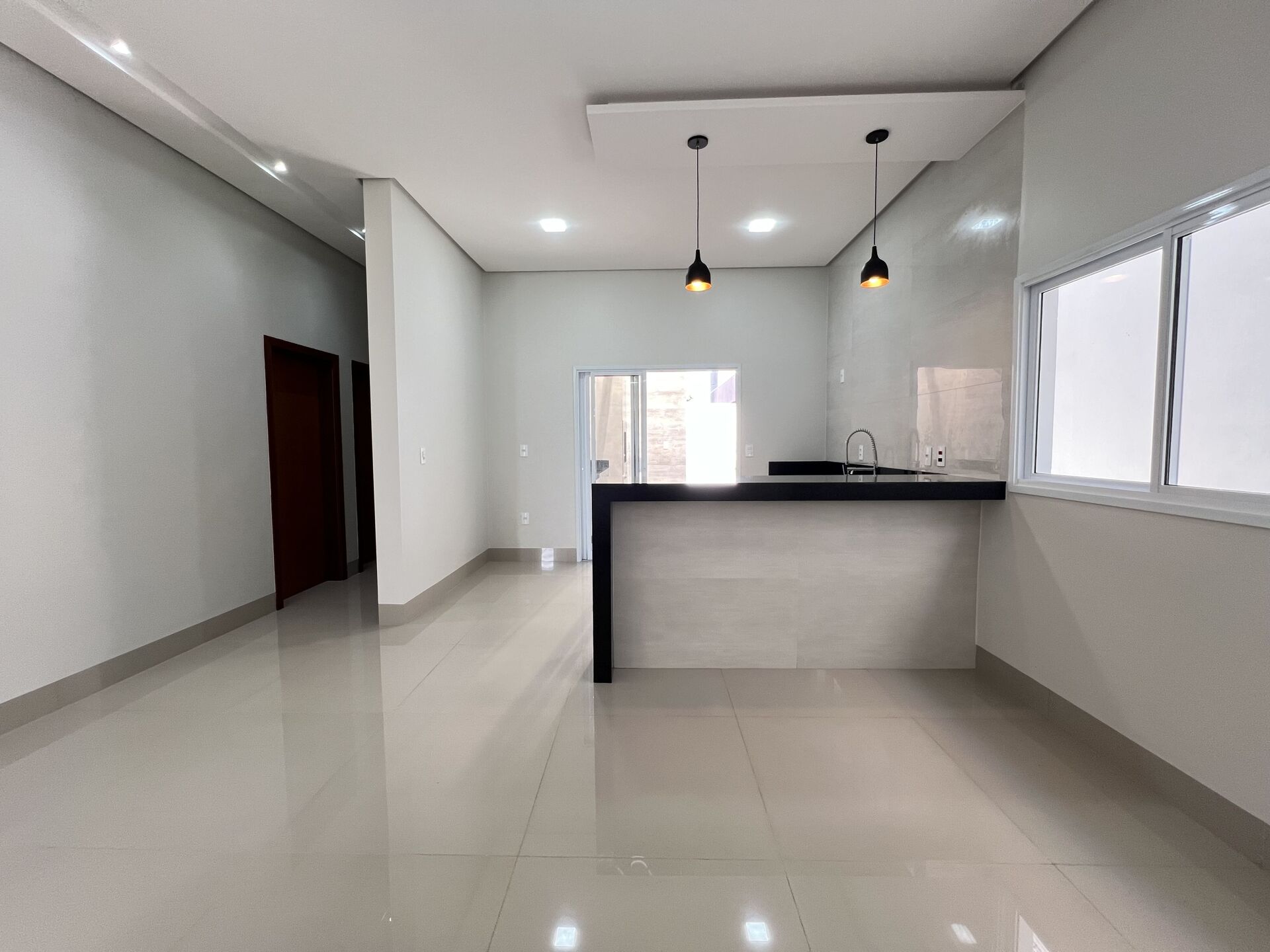 Casa à venda com 3 quartos, 174m² - Foto 4