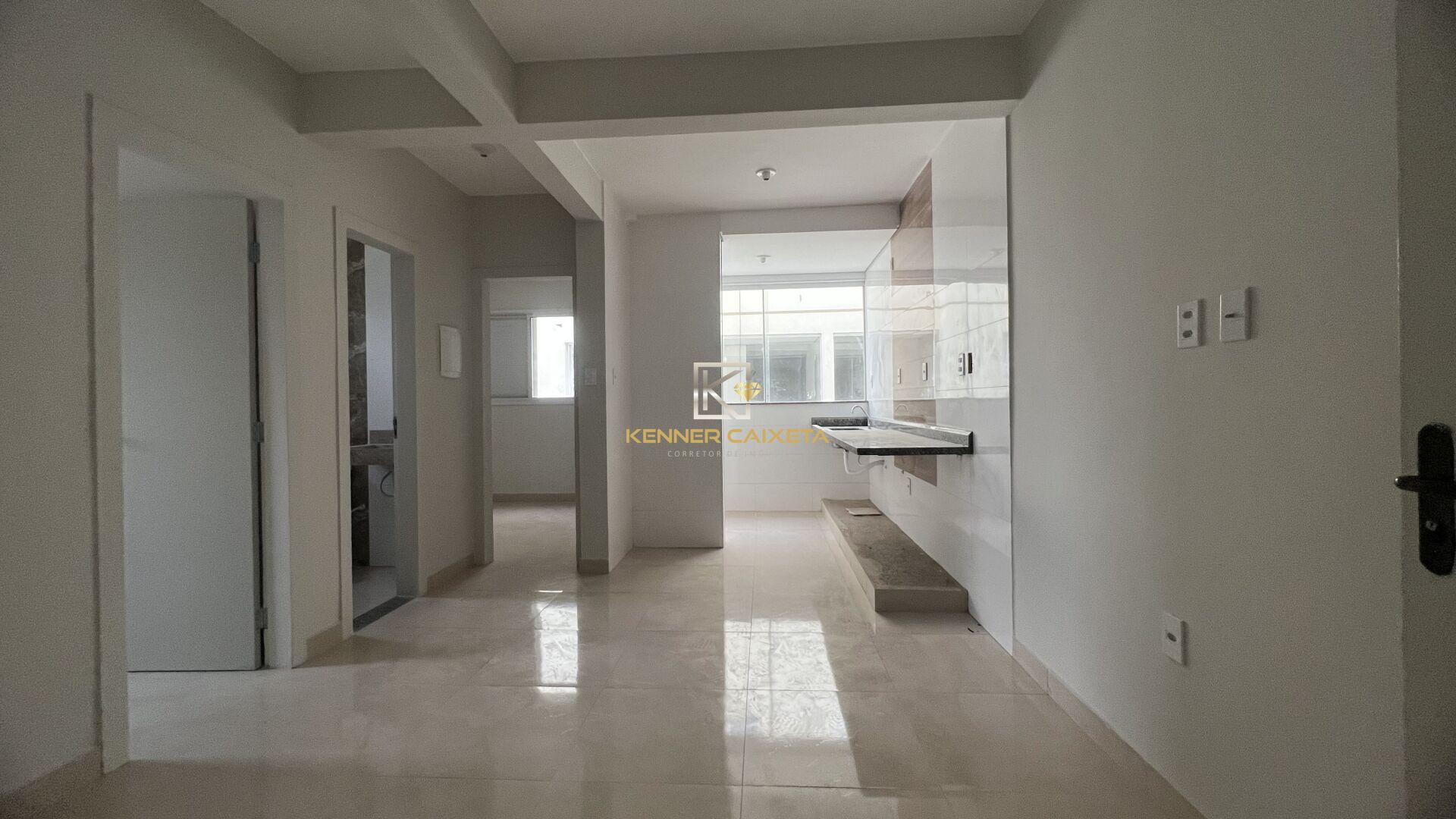 Apartamento à venda com 2 quartos, 42m² - Foto 1