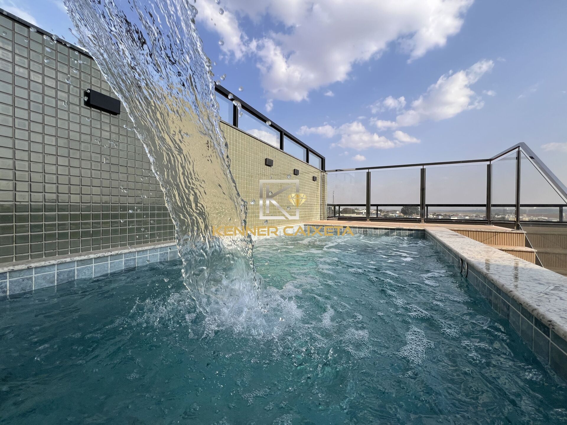 Cobertura, 3 quartos, 180 m² - Foto 1