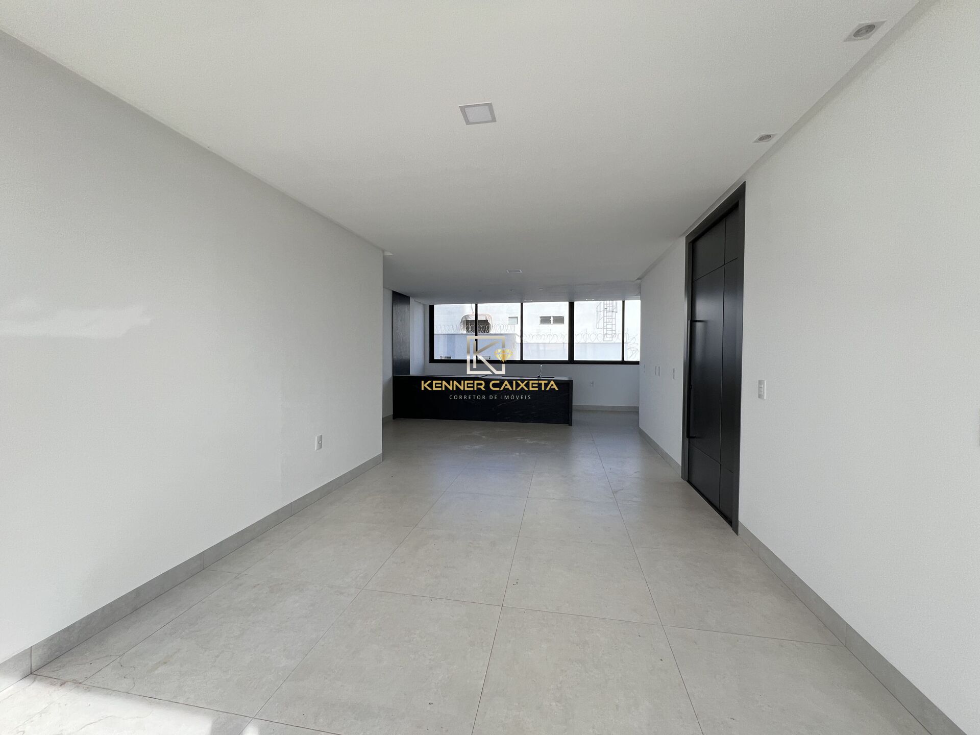 Apartamento à venda com 3 quartos, 107m² - Foto 2