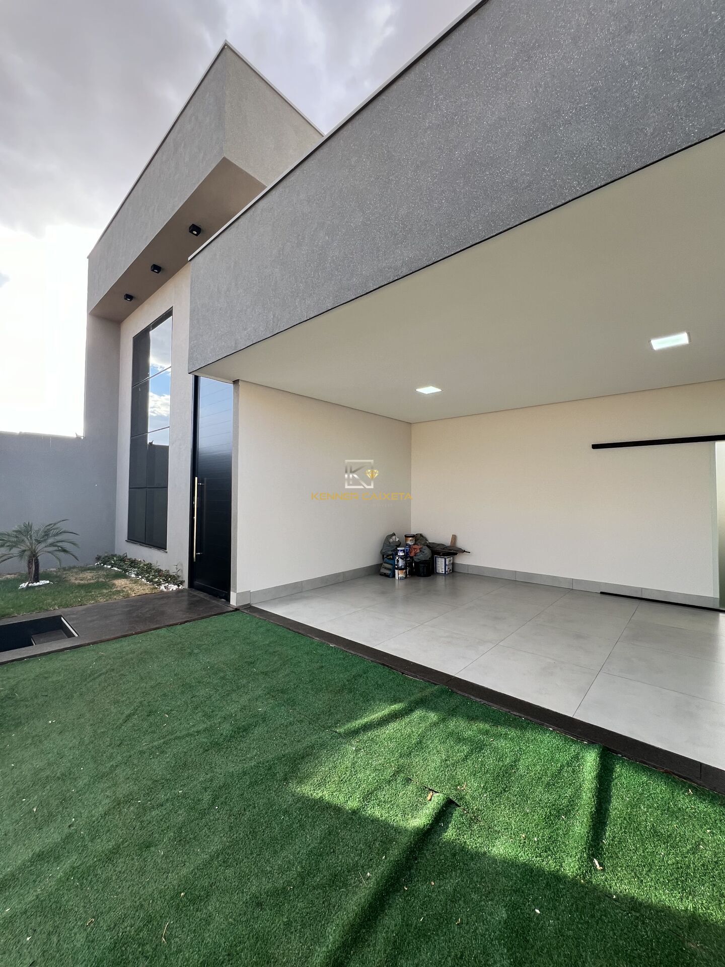 Casa à venda com 3 quartos, 142m² - Foto 1