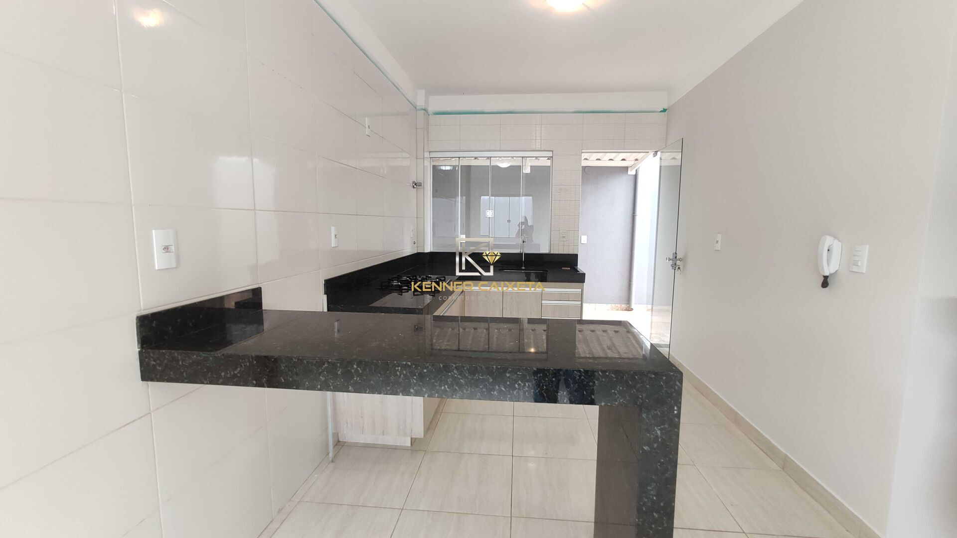 Apartamento à venda com 3 quartos, 187m² - Foto 3