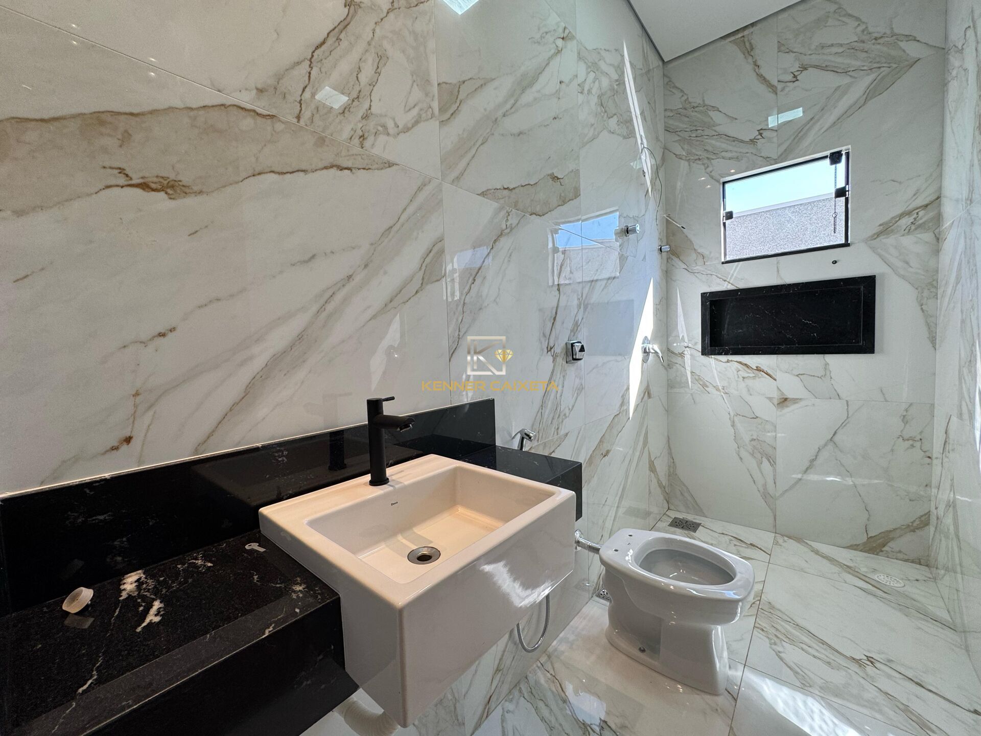 Casa à venda com 3 quartos, 170m² - Foto 14
