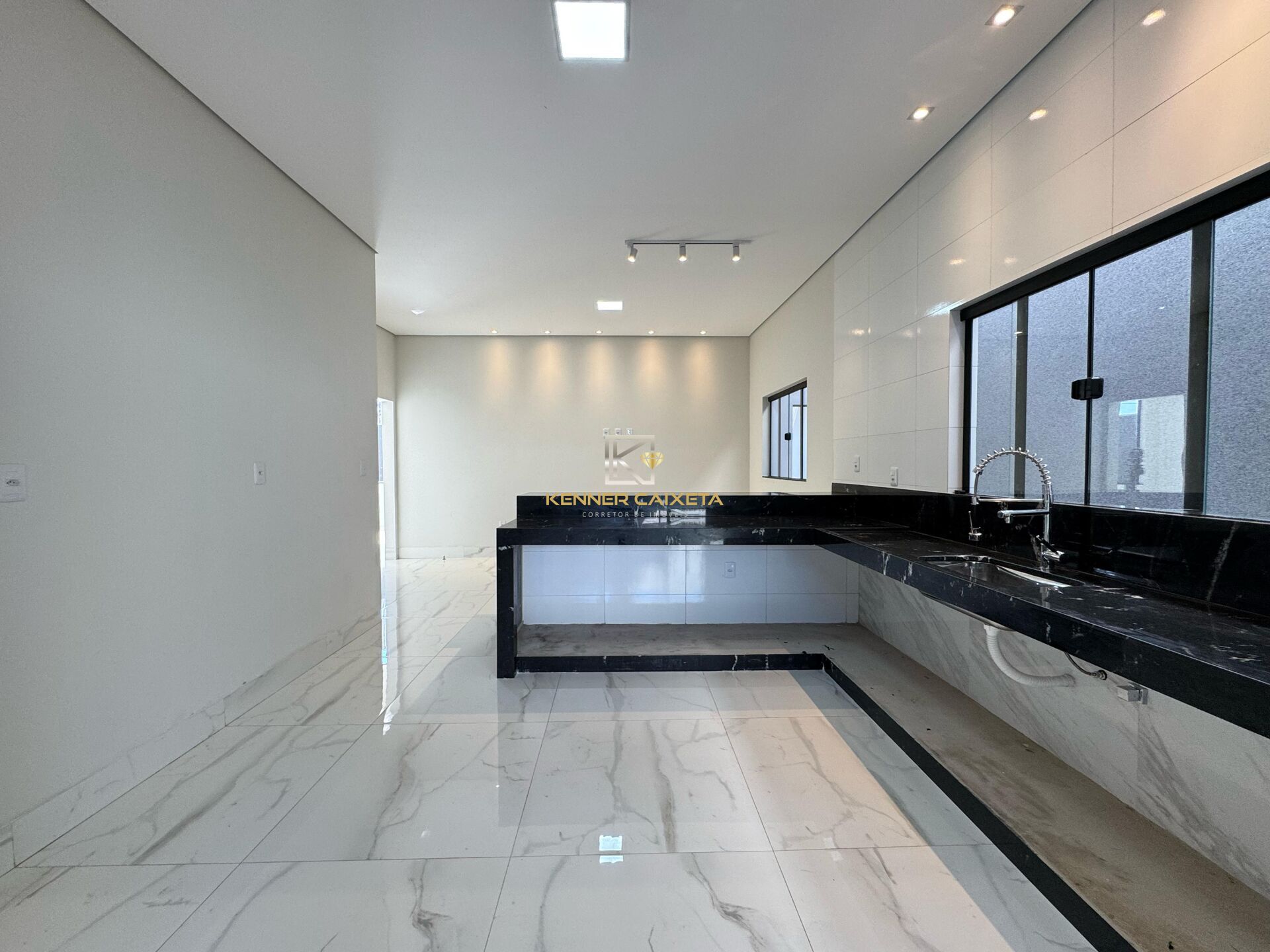 Casa à venda com 3 quartos, 170m² - Foto 8