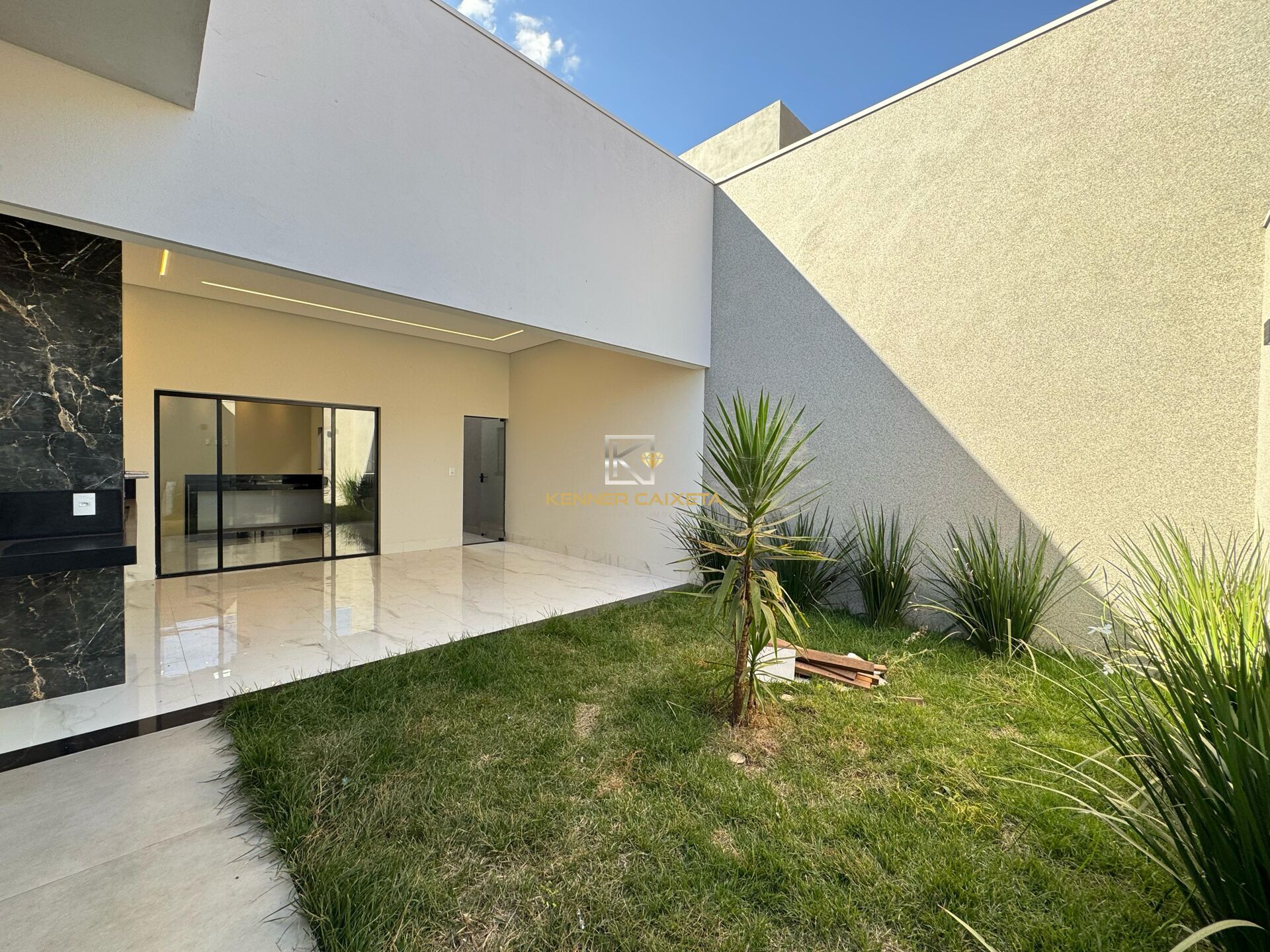 Casa à venda com 3 quartos, 170m² - Foto 1