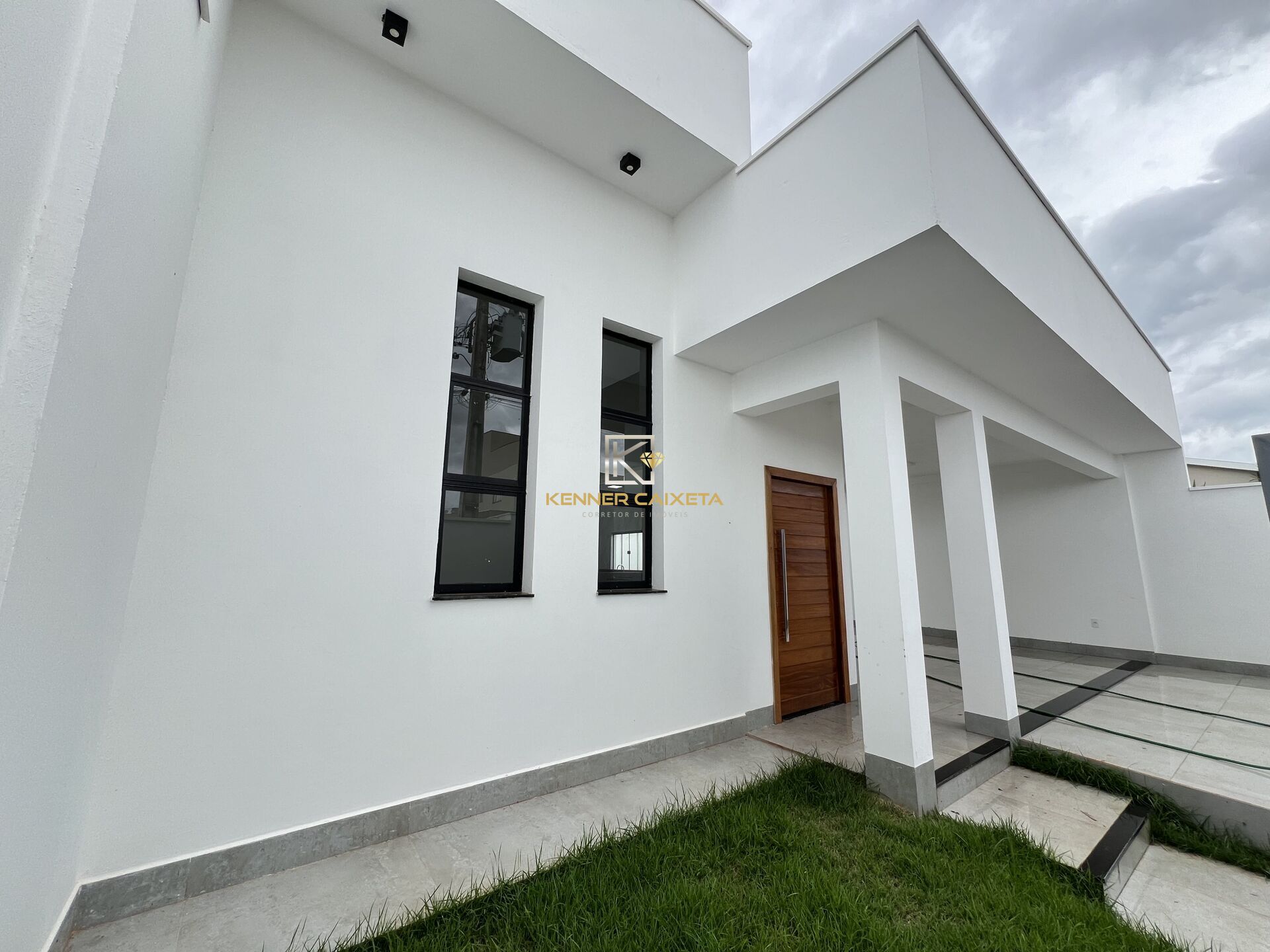 Casa à venda com 3 quartos, 120m² - Foto 1