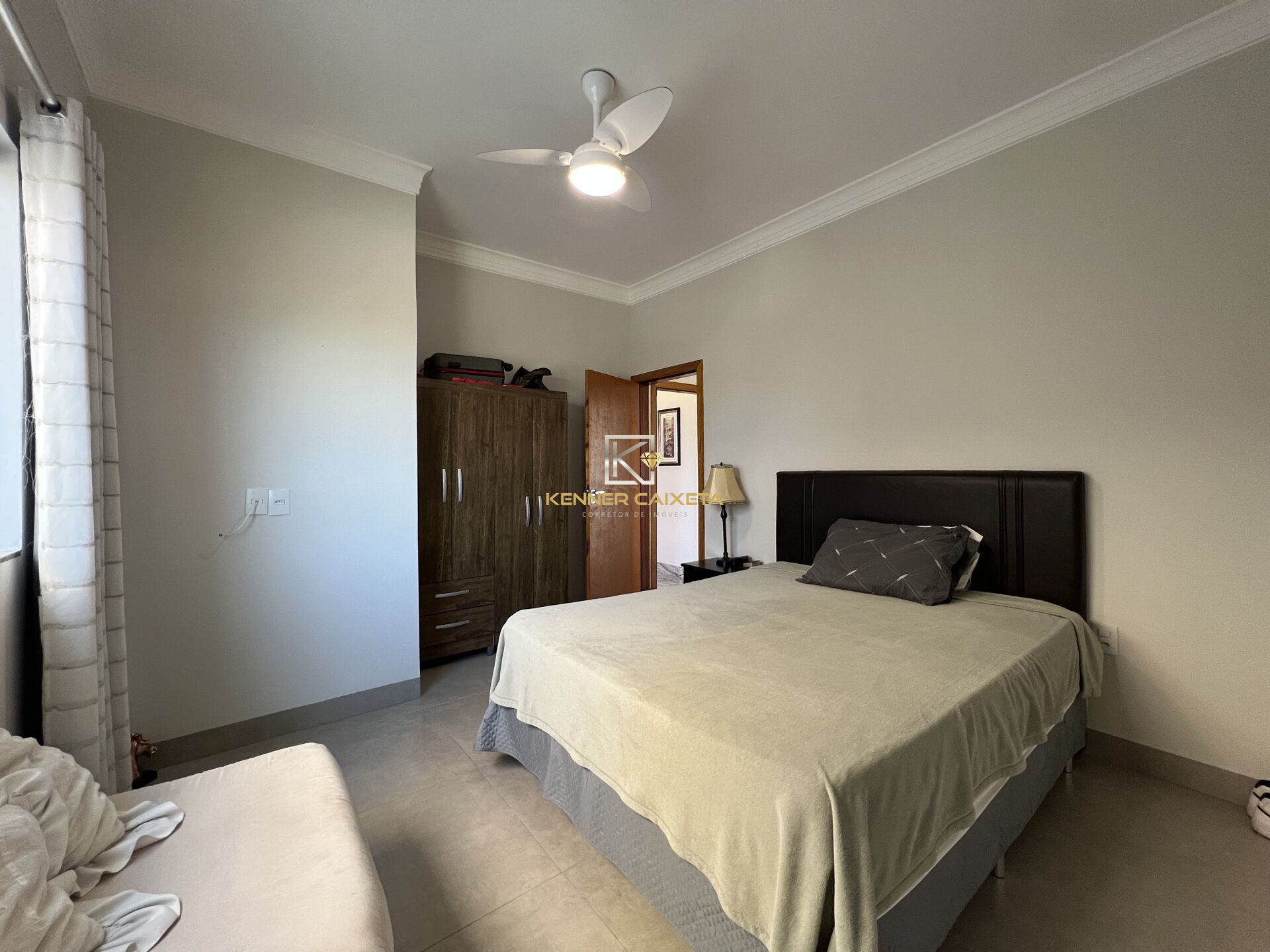 Casa à venda com 5 quartos, 300m² - Foto 8